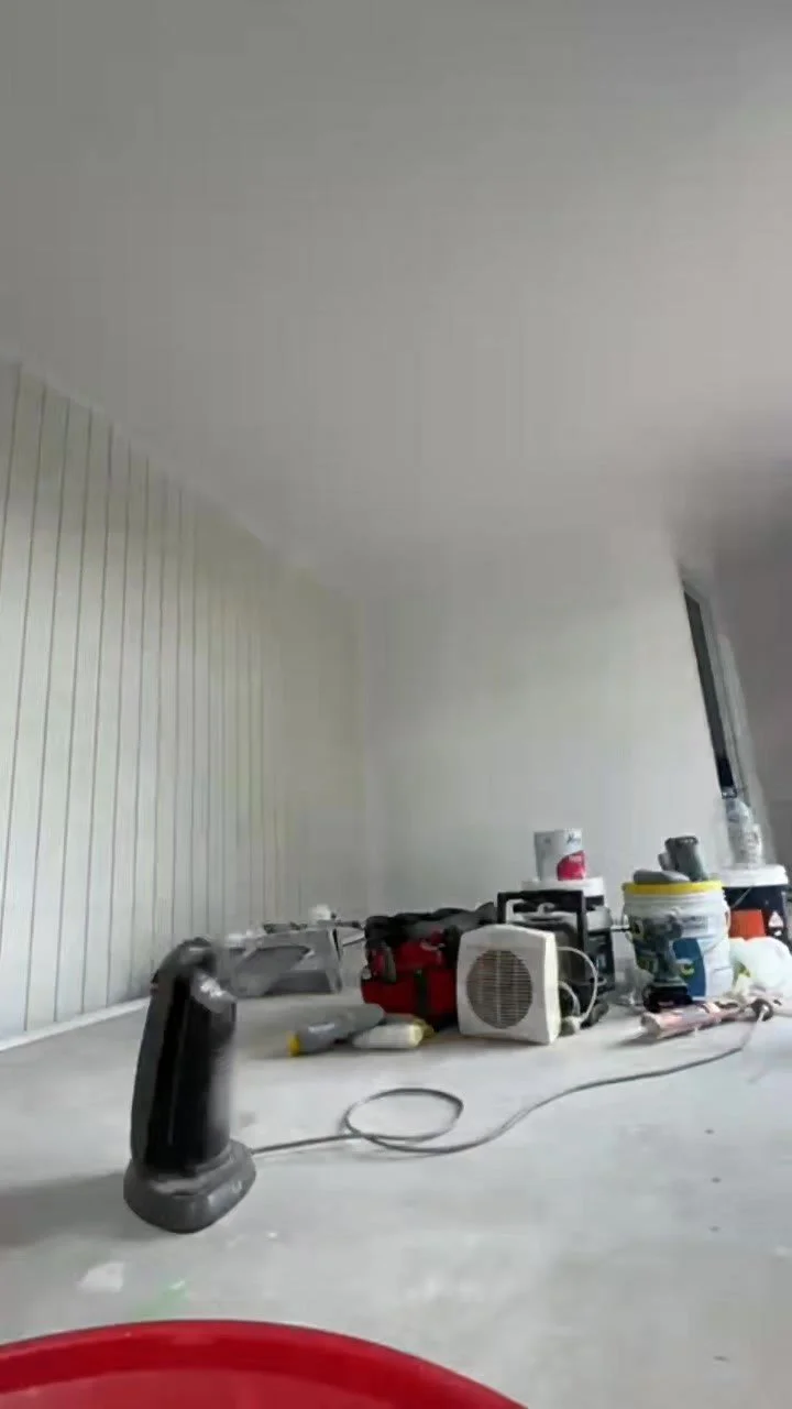 Interior painting ☑️ (full completion reveal to come - watch for that 👀)
A few seconds of time-lapse is in fact lot of work by the talented @jmatospainting making the mod look absolutely flawless. Not long now till you can come see it at the @tinyh