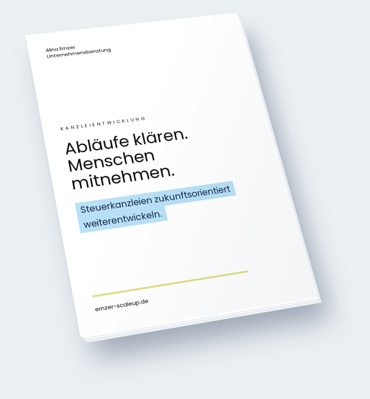 Titelseite des Leitfadens „Kanzleientwicklung: Abläufe klären. Menschen mitnehmen.“