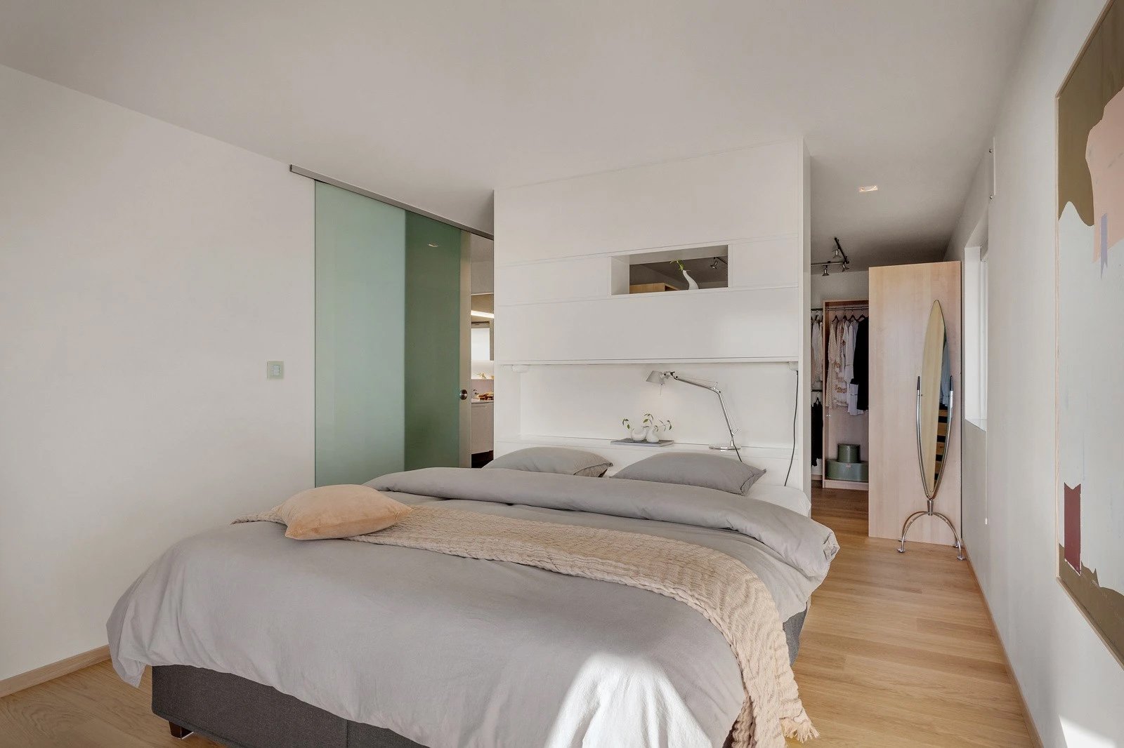 Master Bed_towards_walk_in.jpg