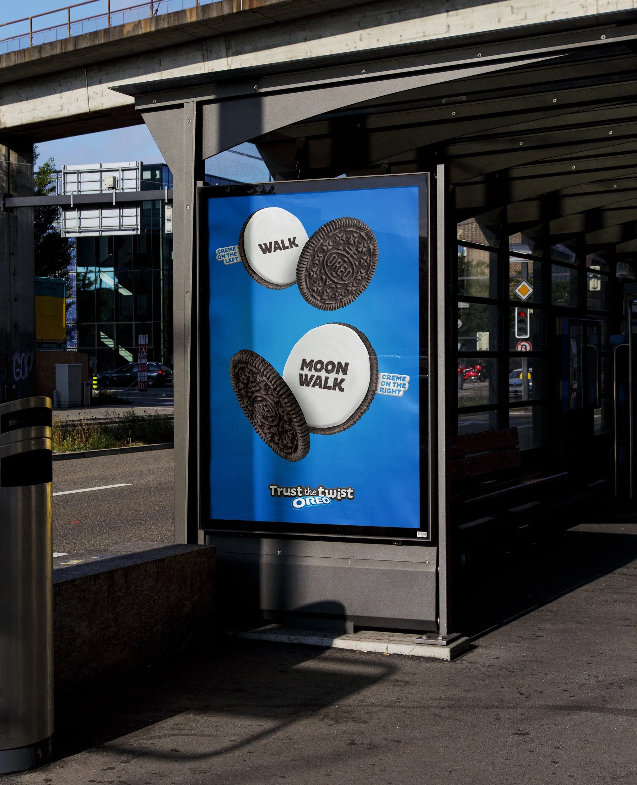 shiniaev-oreo-trust-the-twist-campaign-outdoor-advertising.jpg
