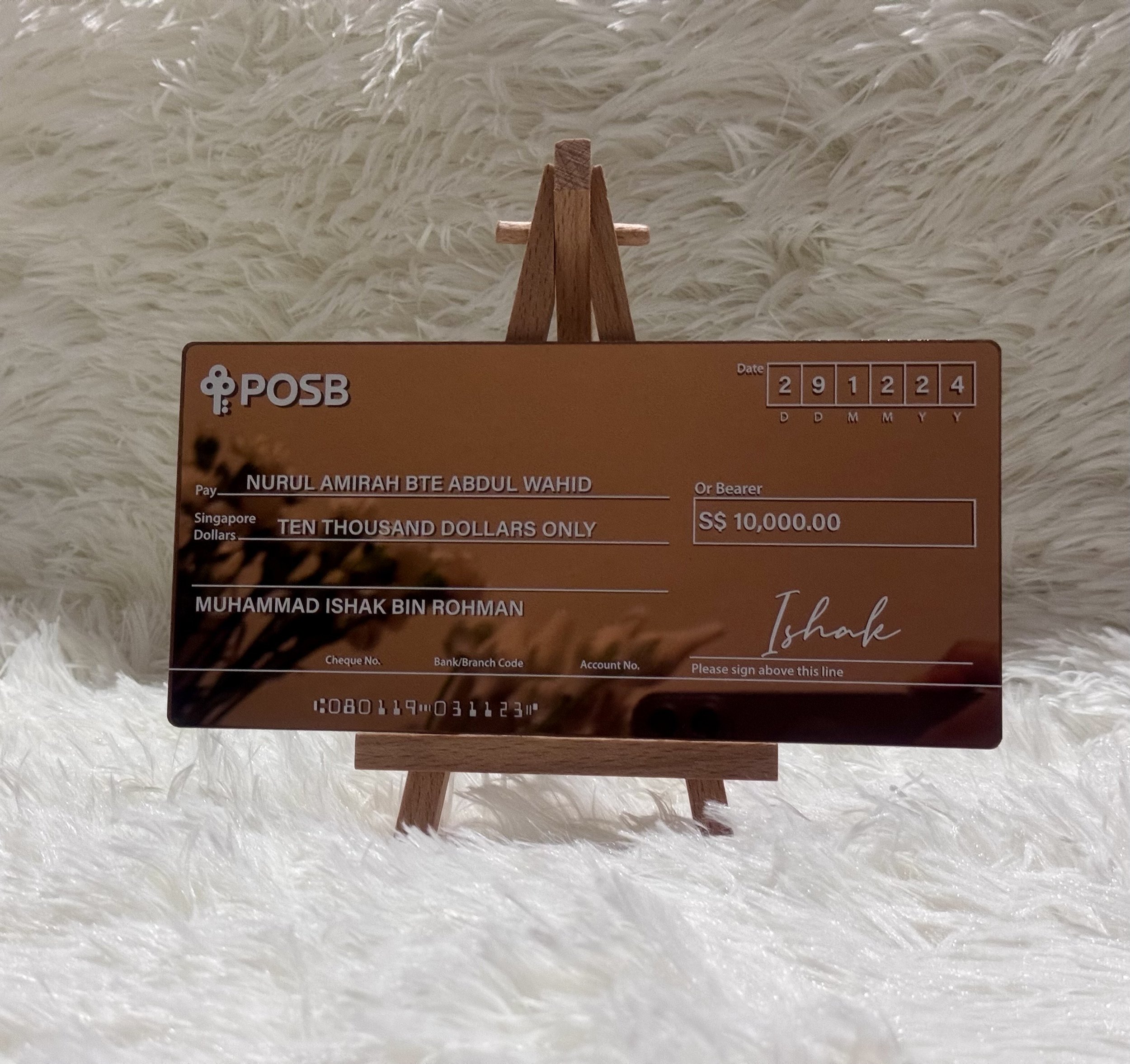 Display Cheques Full Arch Display with 3D Acrylic Cheque — Zenamas