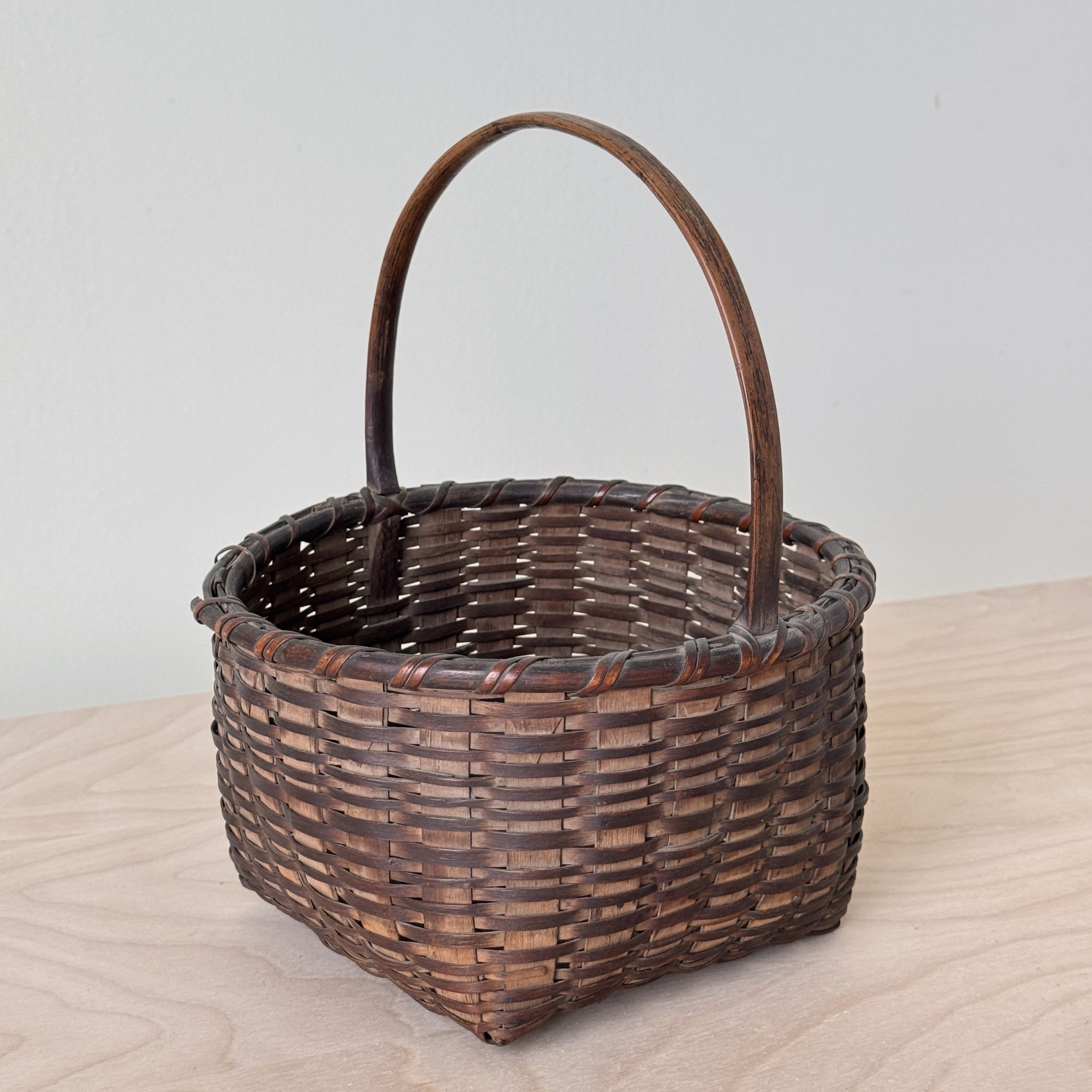 American basket, 19th century