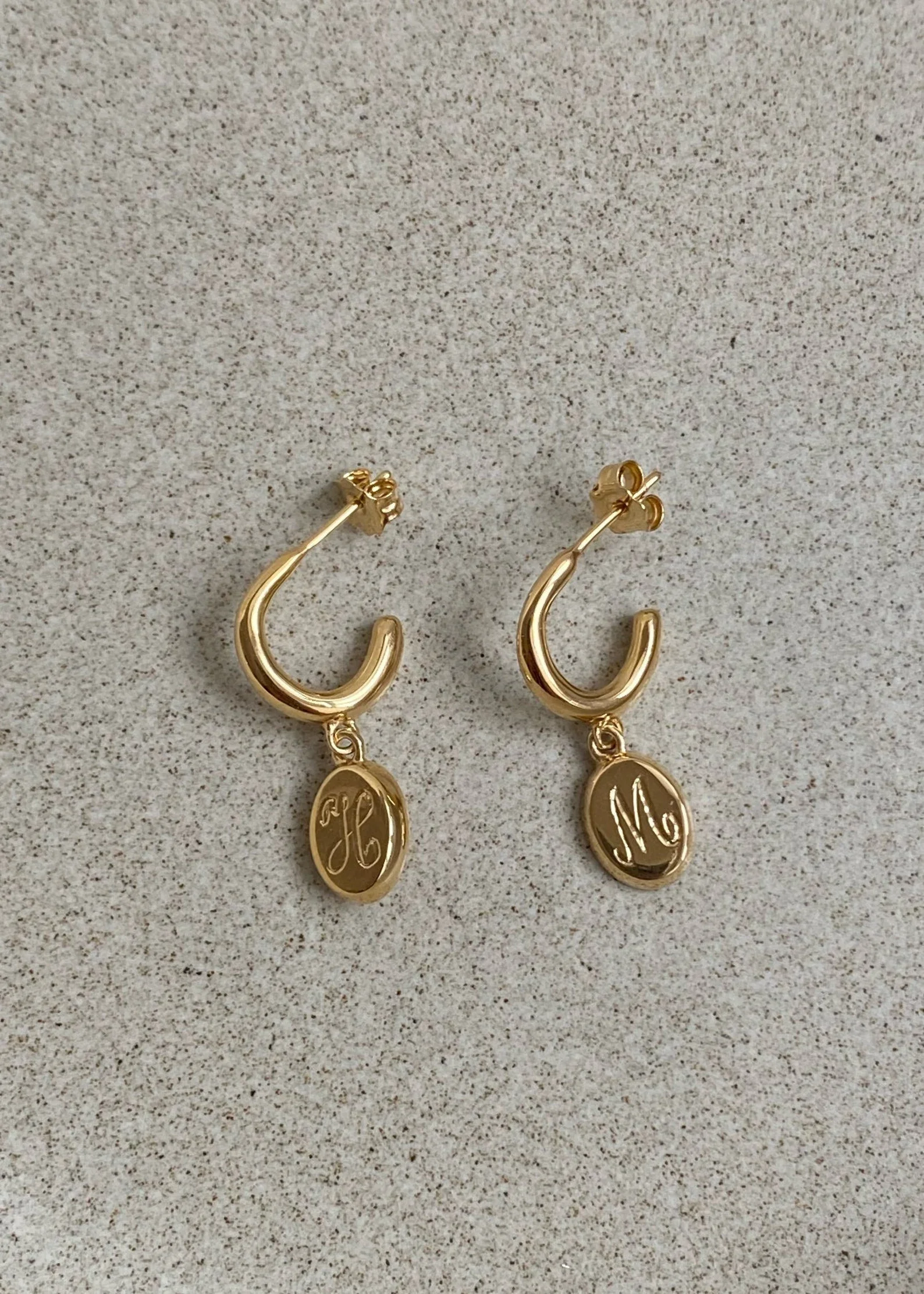 Signature hoop earrings