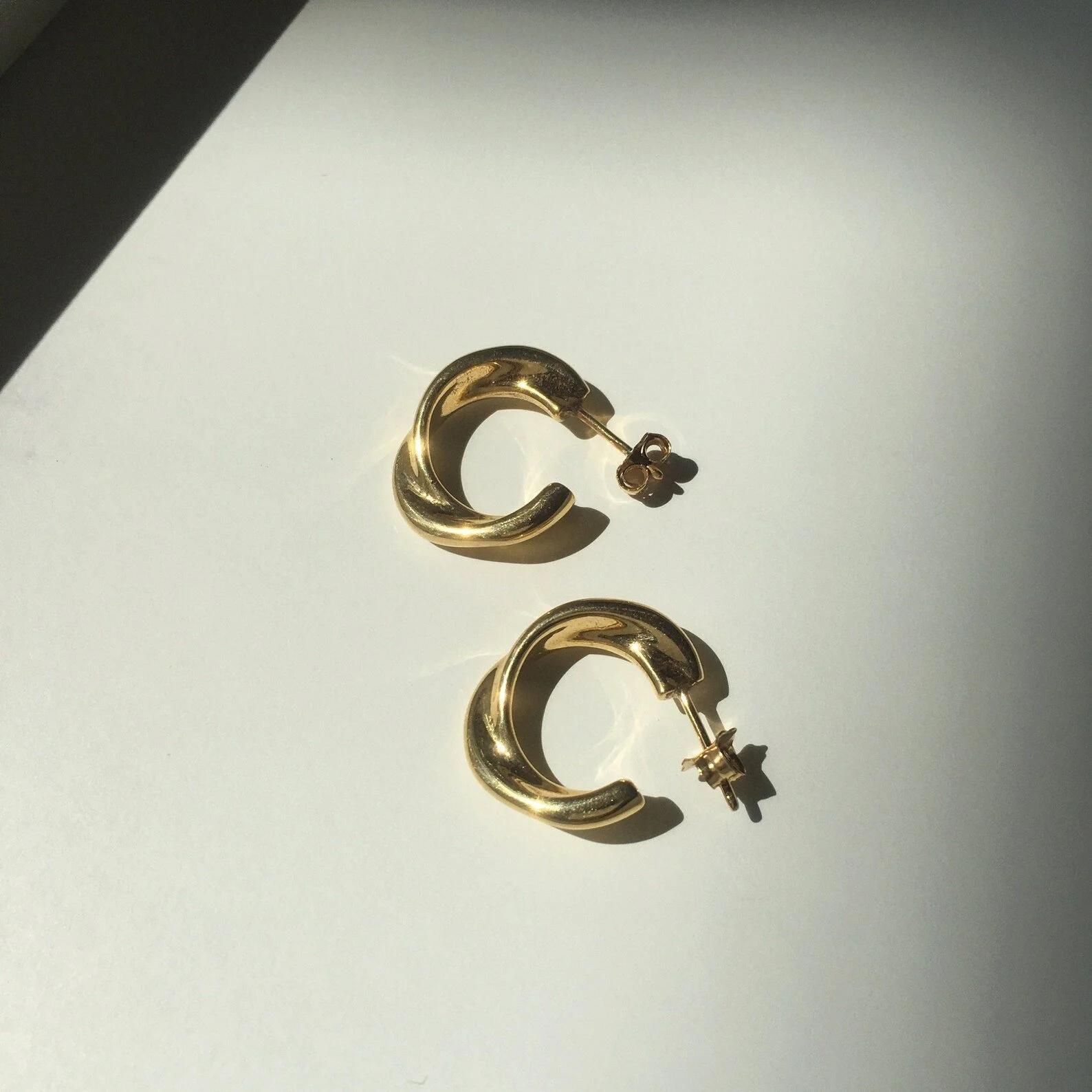 JUNE HOOP EARRINGS
