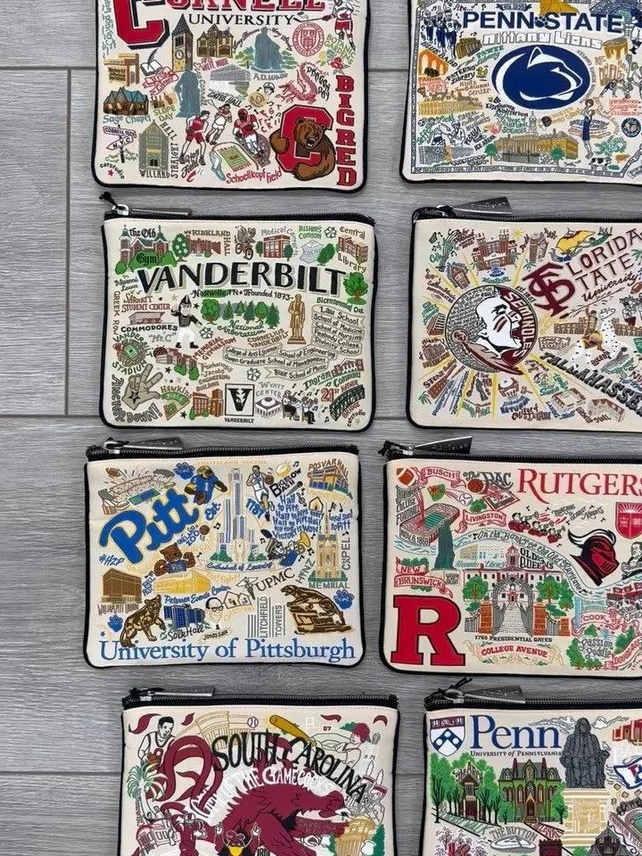 ✨NEW IN✨
Show your school spirit, one cute pouch at a time!🎓💫🏫📚

#collegepouch #collegegear #college #collegegifts #schoolspirit