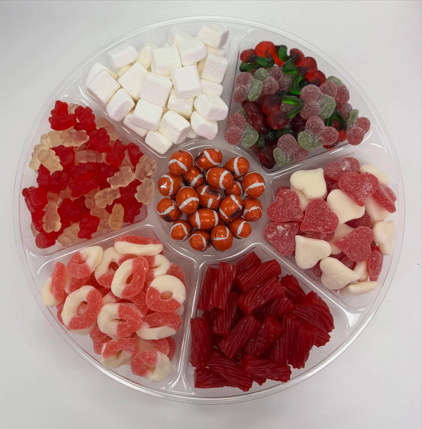 BIG Game Tonight ❤️🤍❤️🤍
HOO 
HOO 
HOO
HOOSIERS!!! 

#gameday #candyplatter #iu #hoosiers #collegefootball