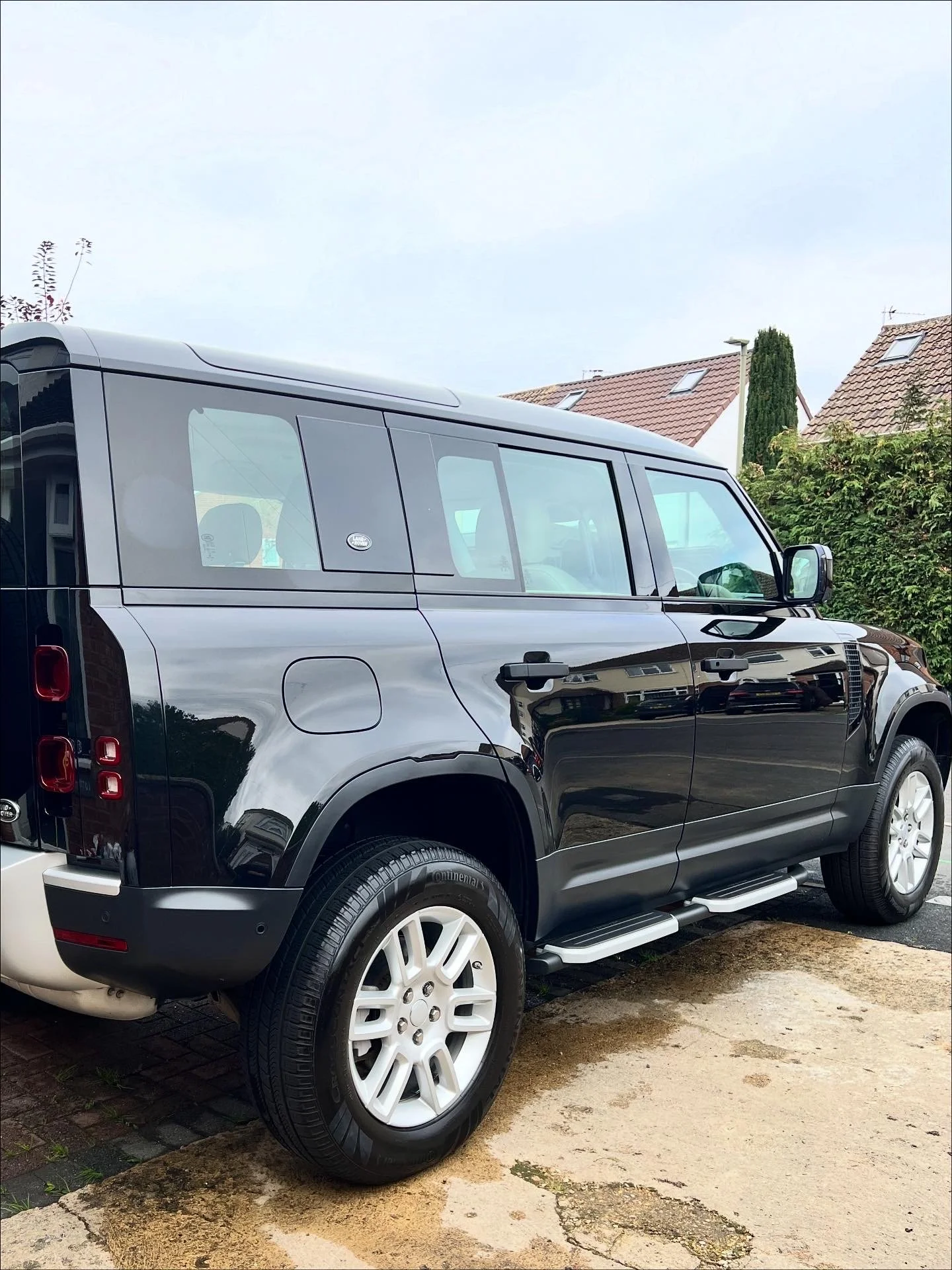 Land Rover Defender car after full valet and detail and ceramic coating.