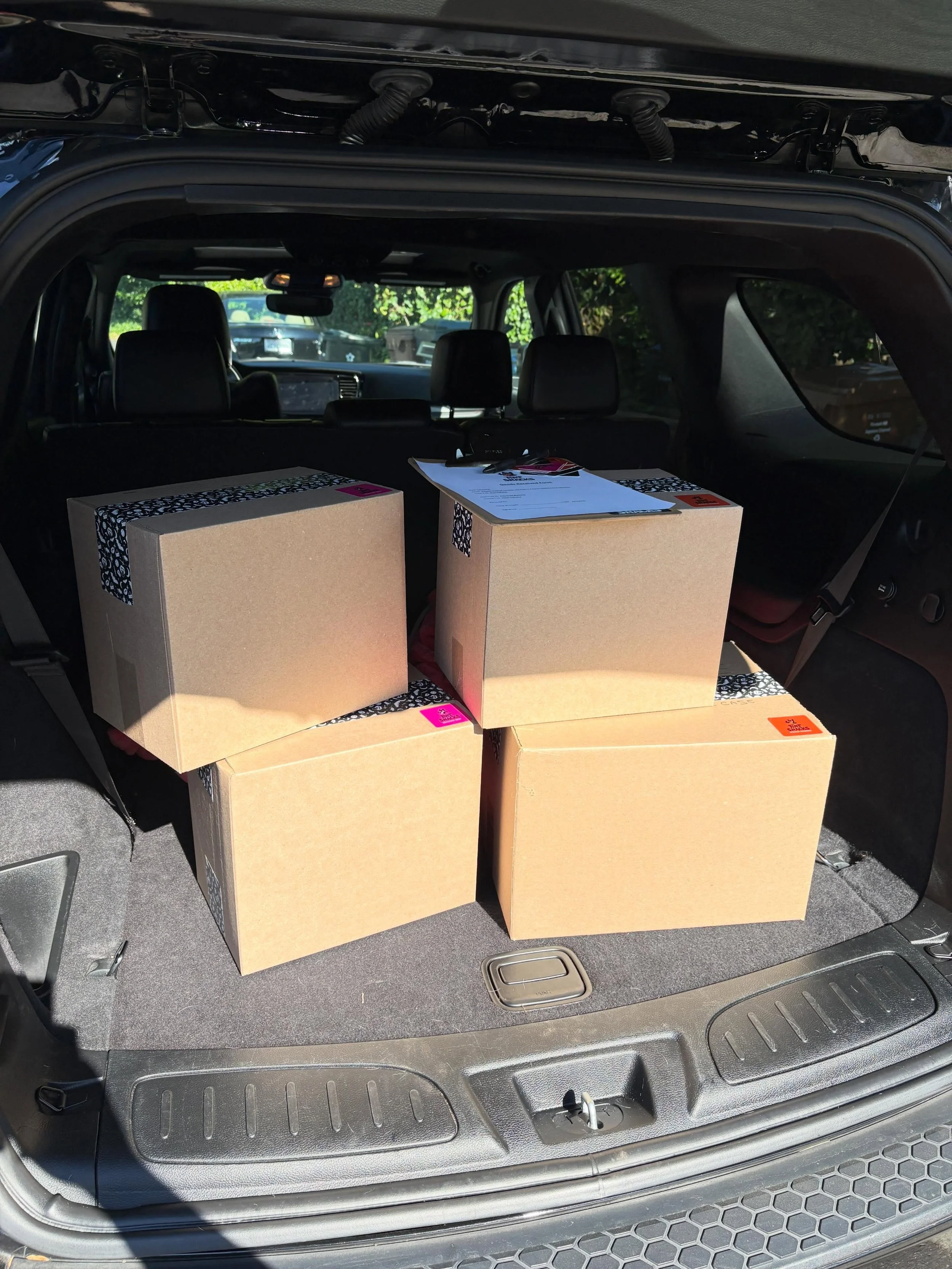 Delivery to our good friends at @fivesunsbrewing 📦 get ready for the weekend with a proper beer and some bats!
🍺🤝🦇

#martinez #californiabreweries
