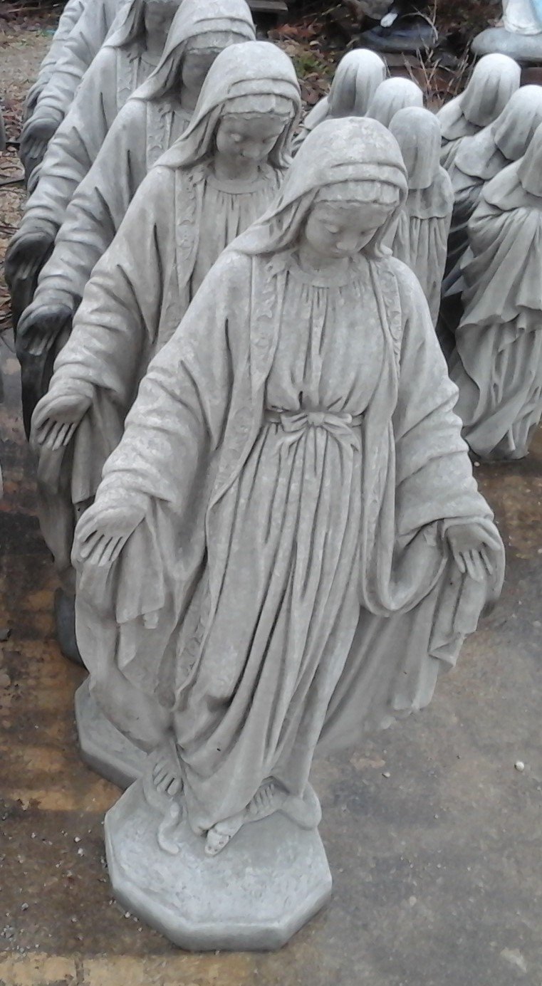 SM490 34" MADONNA LOOKING DOWN $90