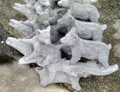 AB134 BEAR CUBS ON LOG PLAYING $84