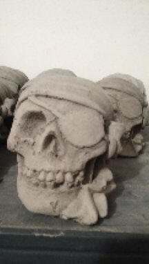 SS605 SKULL TINY PIRATE $5