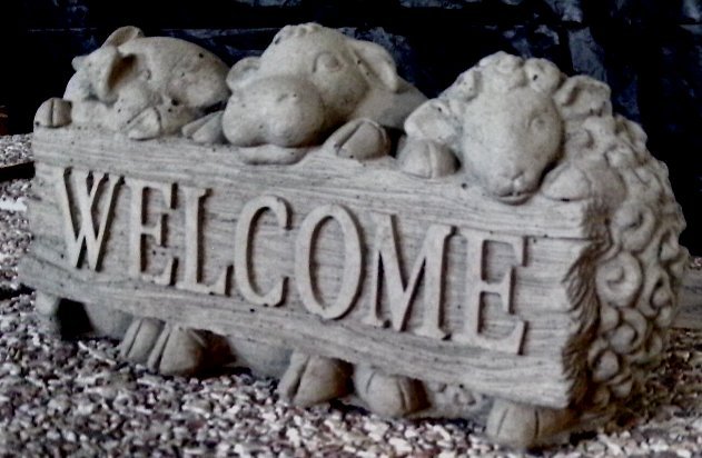 AW932 WELCOME SHEEP $30