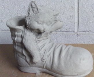 AC224 CAT IN BOOT $15