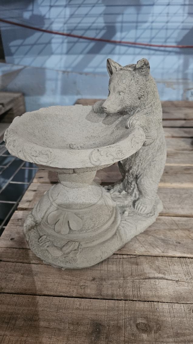 BB210 BEAR BIRD BATH BEAR ON TOP