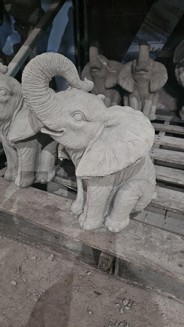 AE441 ELEPHANT SITTING $48
