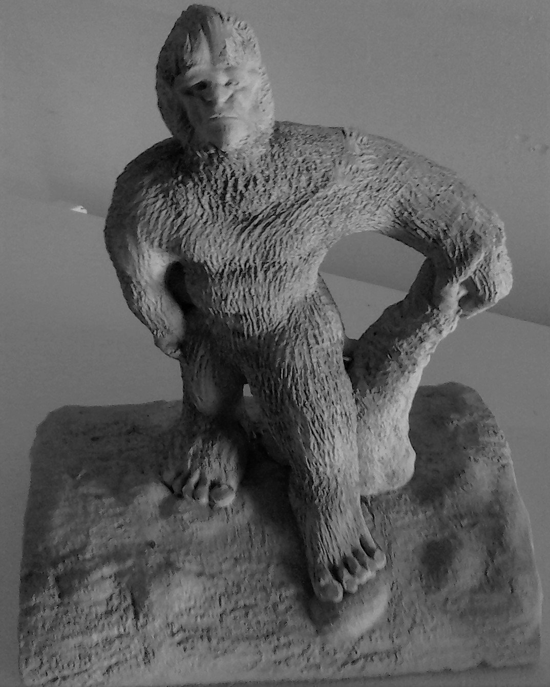 SB196 BIGFOOT STANDING ON LOG 12" $15