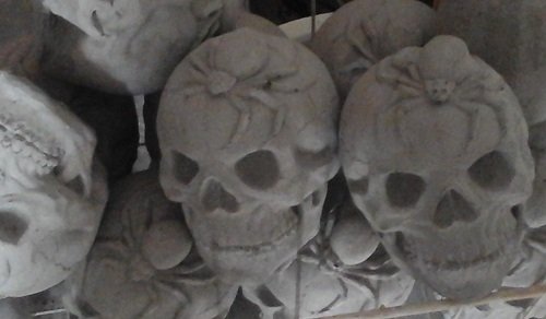 SS606 SKULL WITH SPIDER $6