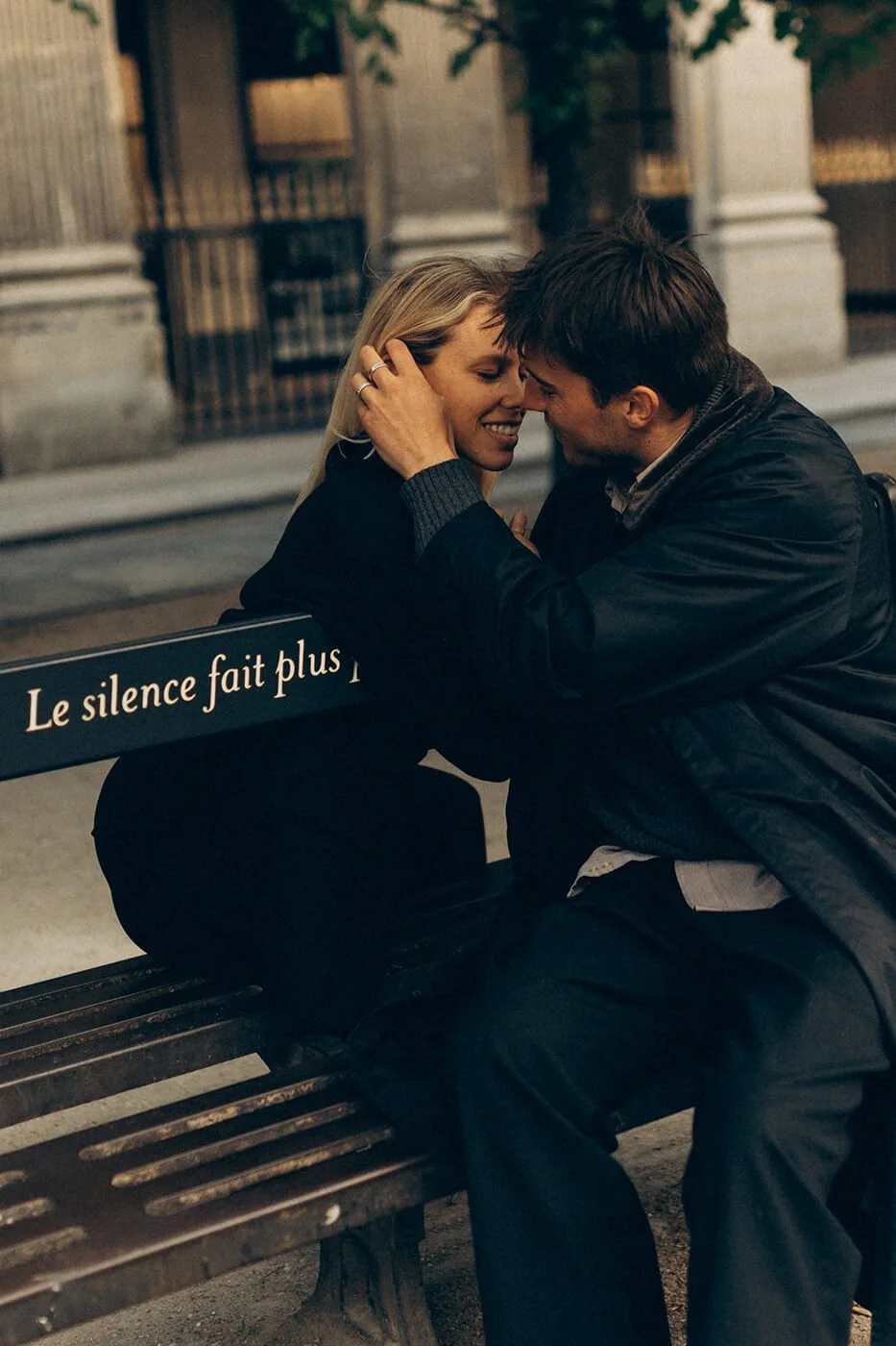 timeless-love-story-palais-royal-paris-candid1.jpg