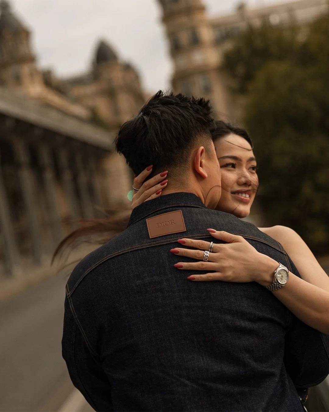 The most intimate way to propose in Paris is at sunrise, when the city is still quiet and the sky is a pastel orange. When a soft nervous excitement turns into a tender, cinematic love story. 

Janice &amp; Benedict surprise proposal ✨

#parisphotogr