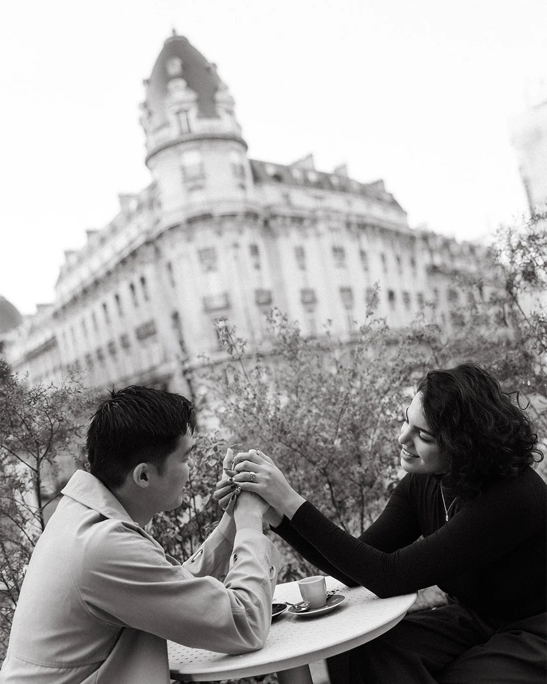 You often wonder what style suits a Parisian photoshoot, and I put vintage first! These images show that the true Parisian vibe doesn&rsquo;t need loud colors or tight, trend-driven outfits. 

What works here is timelessness, ease, and quiet elegance