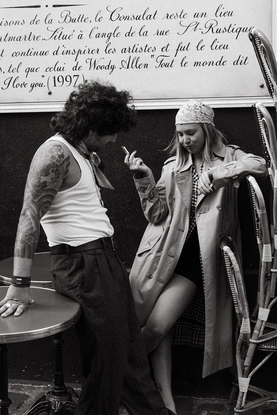 Black and white intimate couple portrait in Paris, emotional engagement photography with a timeless aesthetic.