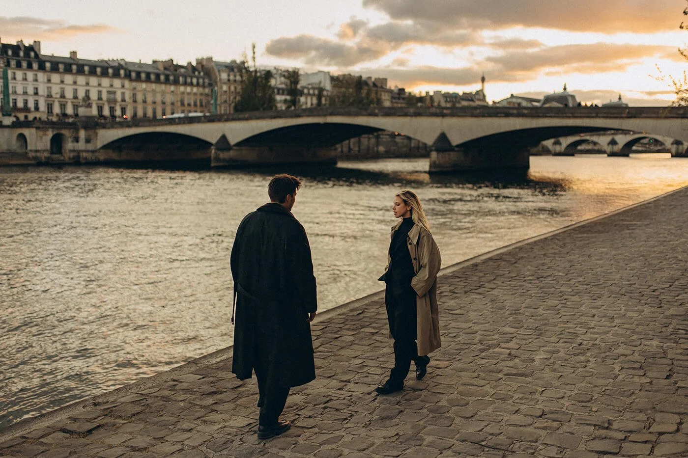 cinematic-paris-photography-romantic-bridge-walk.jpg