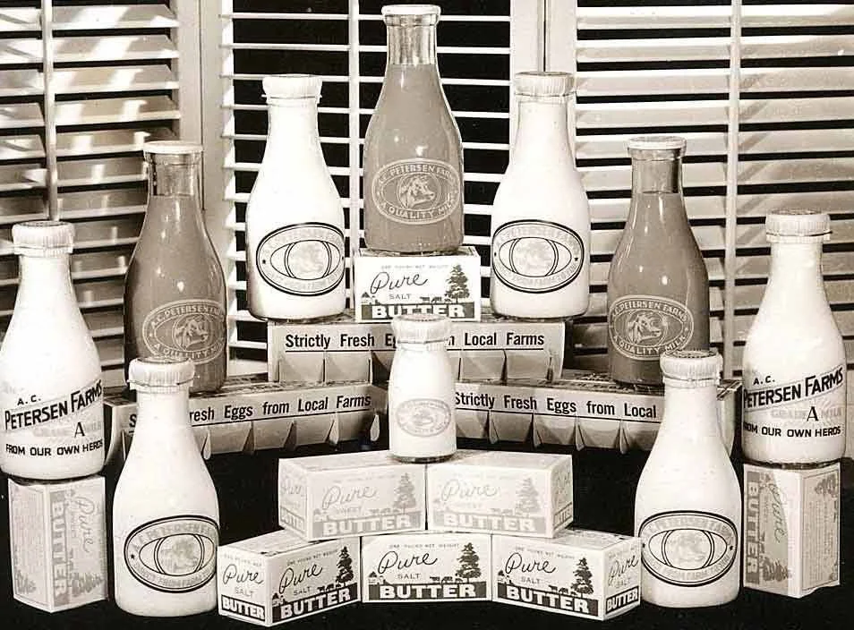 During the 19502 A.C Petersen Farms sponsored “The Peter Petersen Show” with Ralph Kianna on WKNB- Channel 30 (now WVIT). The show won awards for outstanding educational programming for children and featured AC Petersen products.