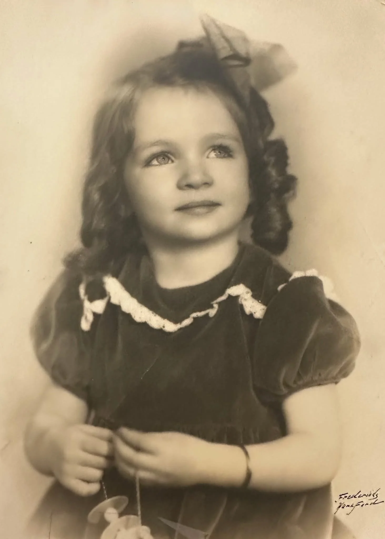 Vincent & Gladys Barry and their daughter Gail.  The Saunders and Barry families were dear friends. Sadly, Gladys and Gail perished in the fire.