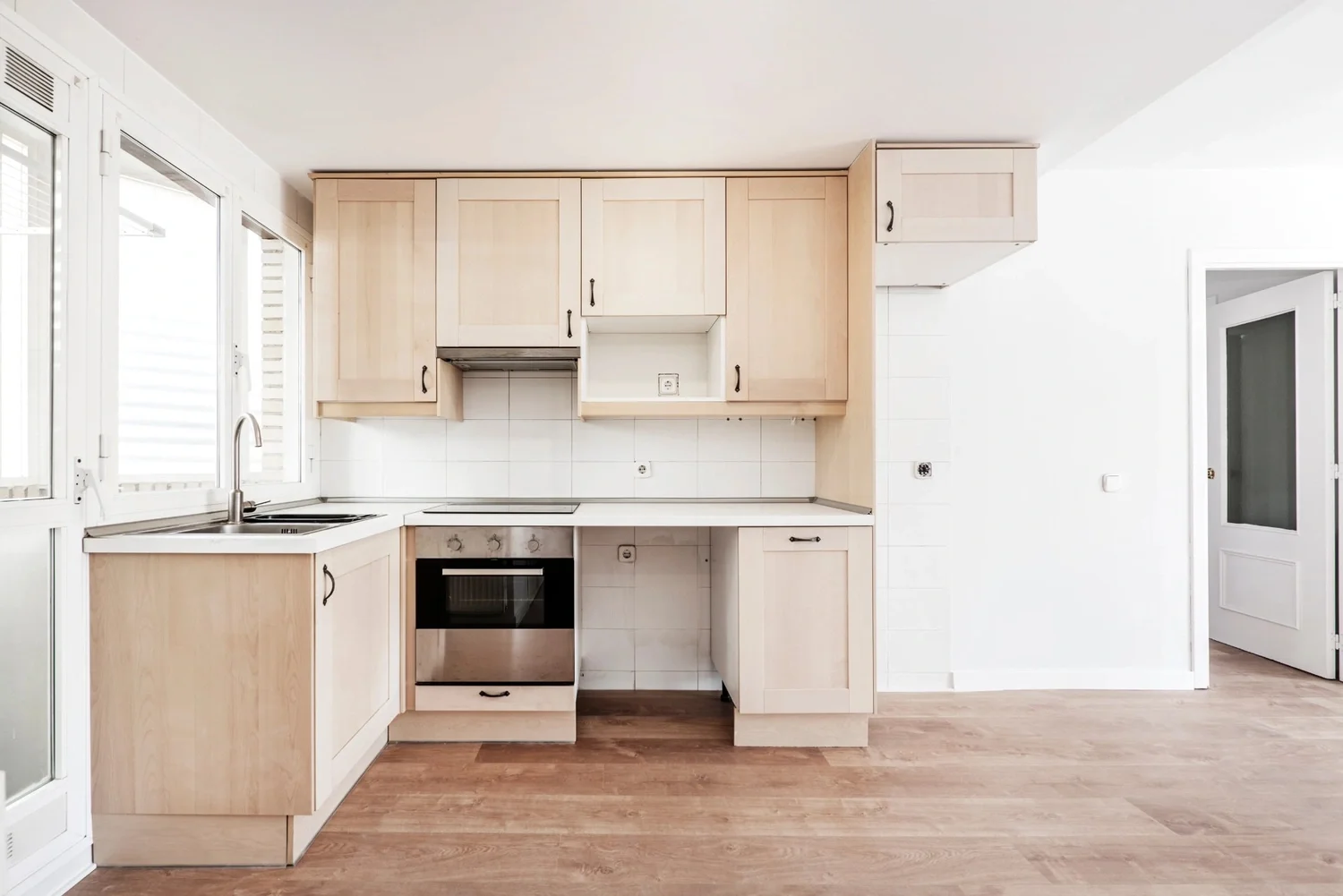 Coordination with Kitchen Equipment Vendors and General Contractors