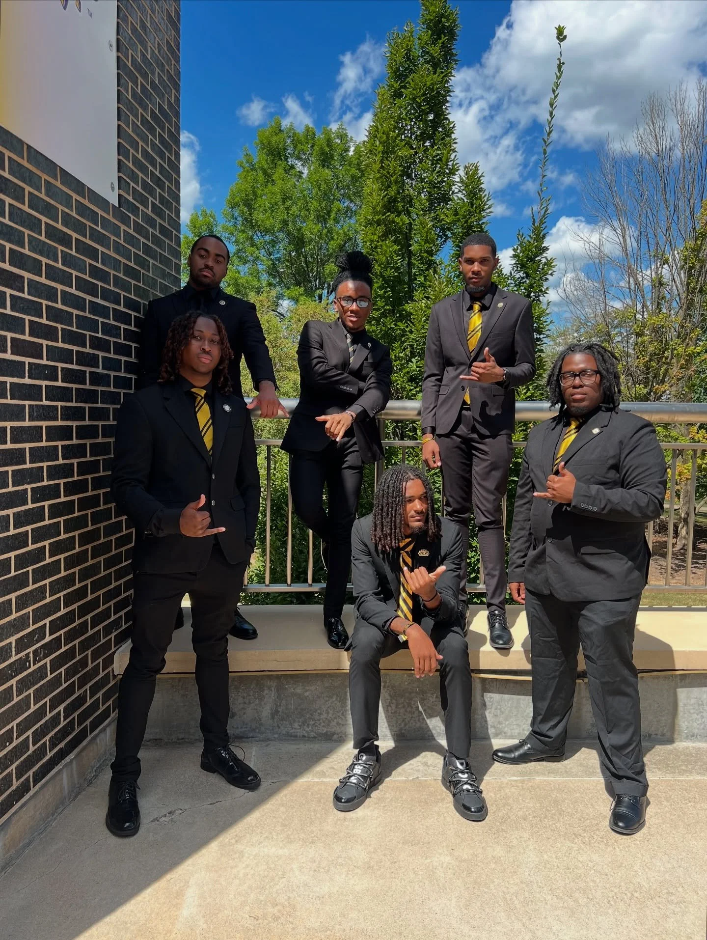 The first Tie Tuesday of the semester is officially in the books! ✨

Today, the distinguished brothers of the Eta Eta Chapter of Alpha Phi Alpha Fraternity, Inc. proudly upheld tradition by passing out roses to ladies across campus. 

This small gest