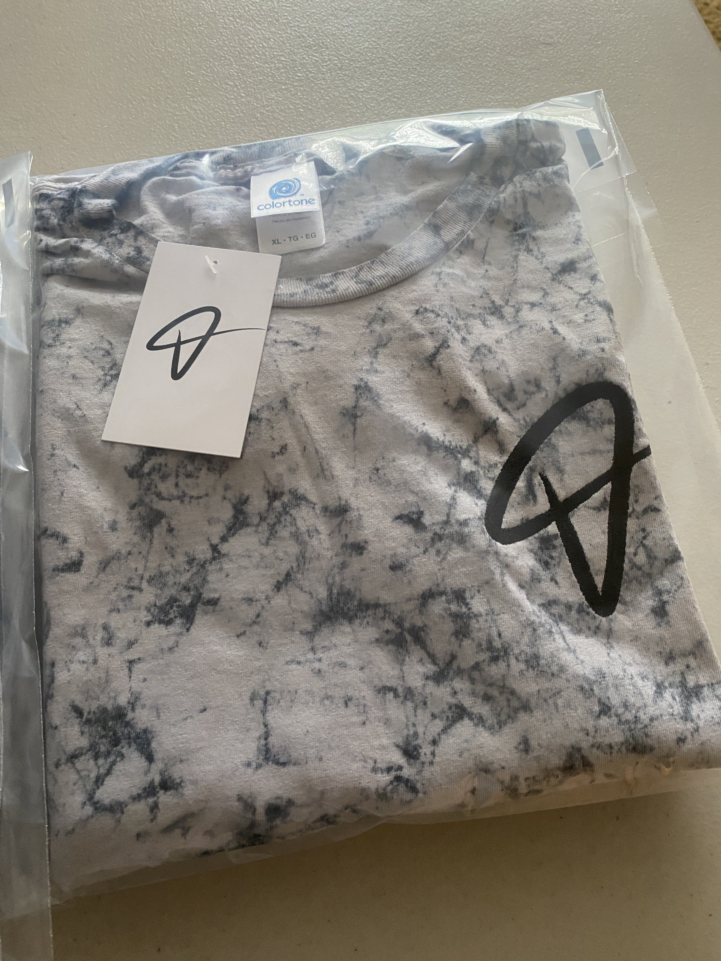 Retail Apparel Packaging with Custom Hang tag