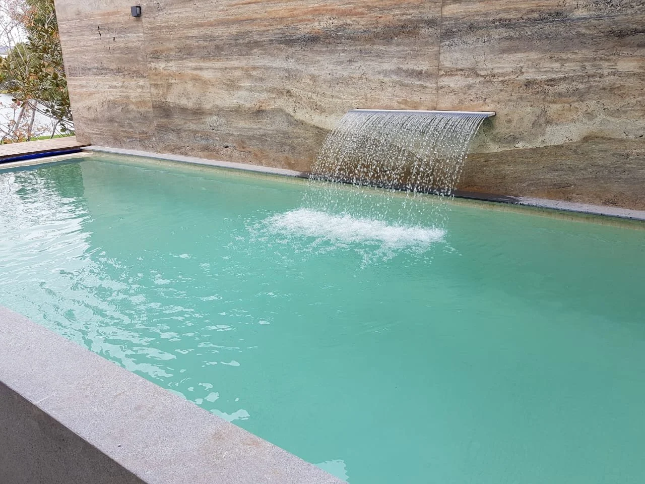 cascada en alberca