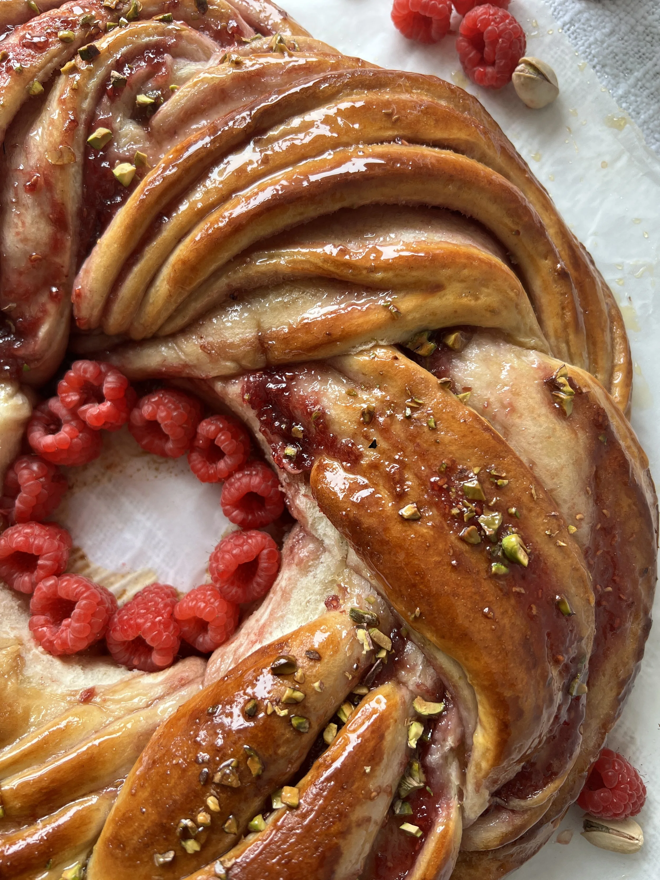Raspberry and pistachio breakfast wreath