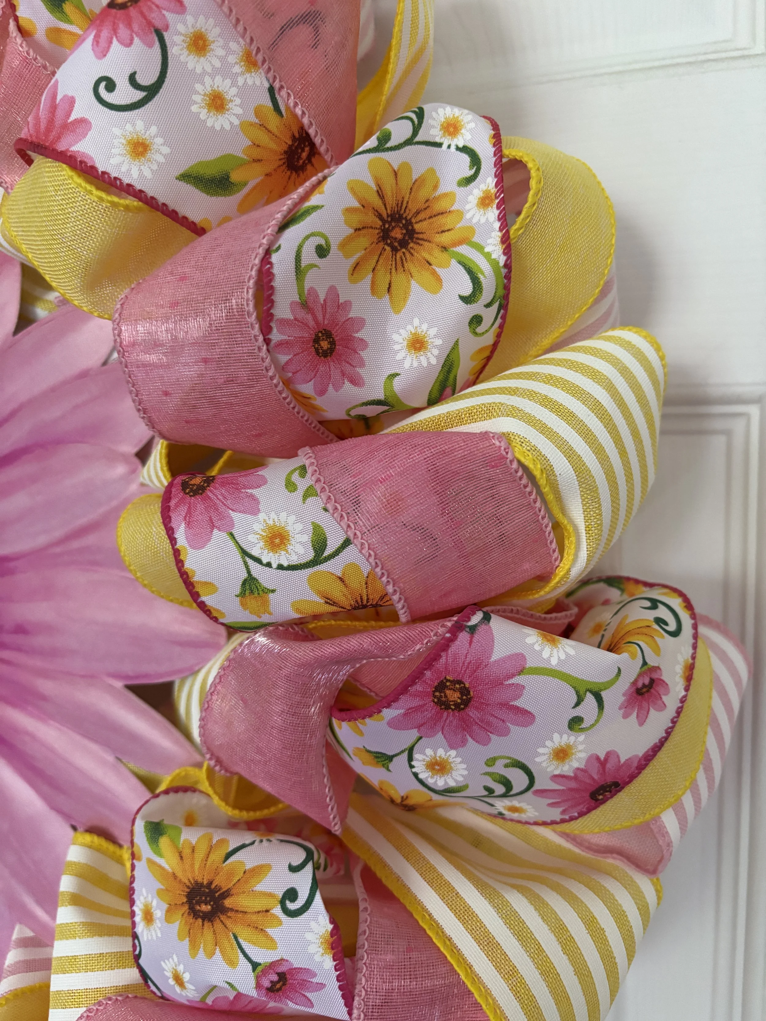 Pretty in Pink Floral Wreath Zoom View.JPG