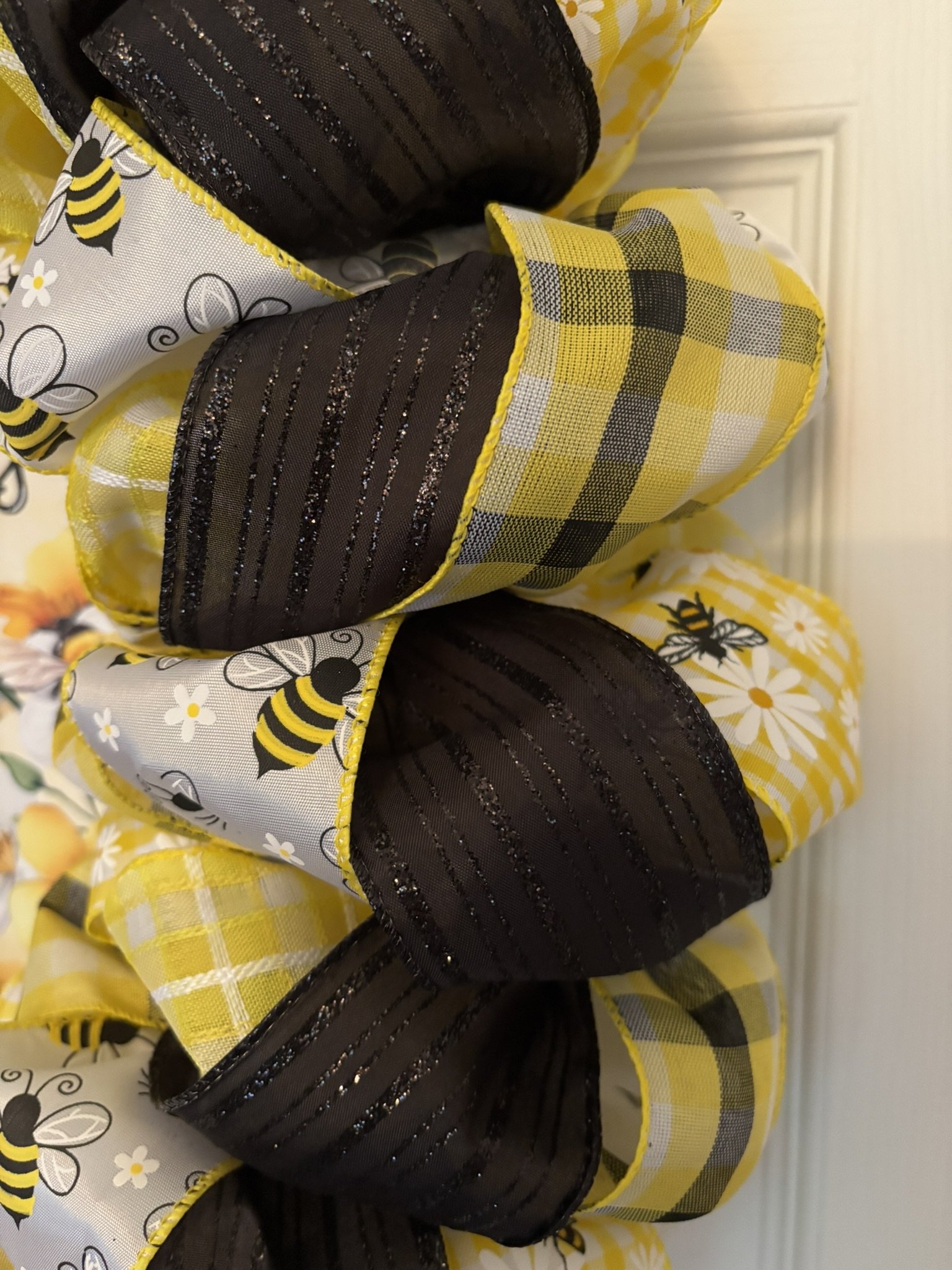 Honey Bee Ribbon Wreath Zoom View.JPEG