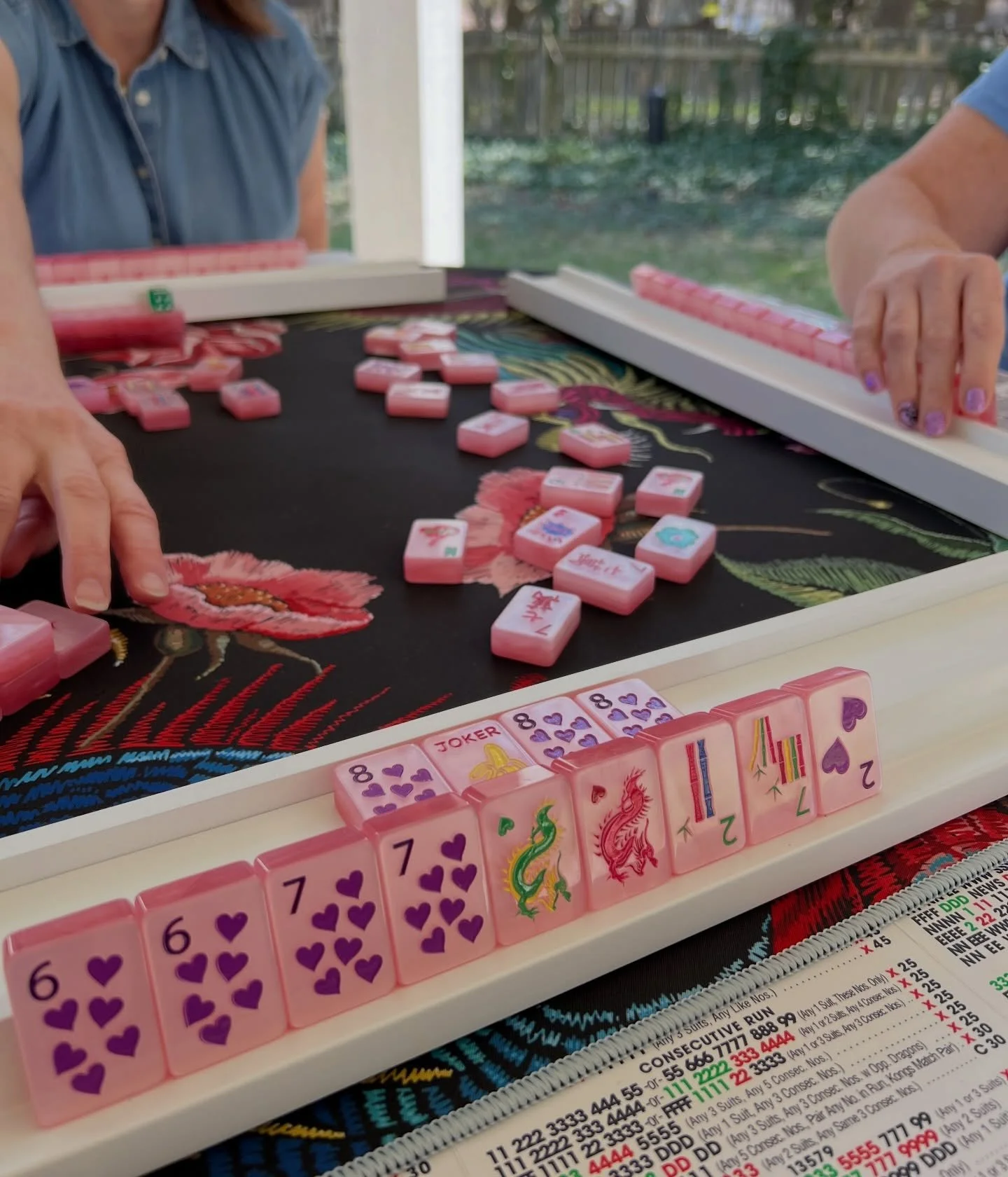 This and more warm weather 😎
.
.
.
.
.
.
#warmweatherplease #outdoormahjong #mahjenpleinair #richmondmahjong #rvamahjong