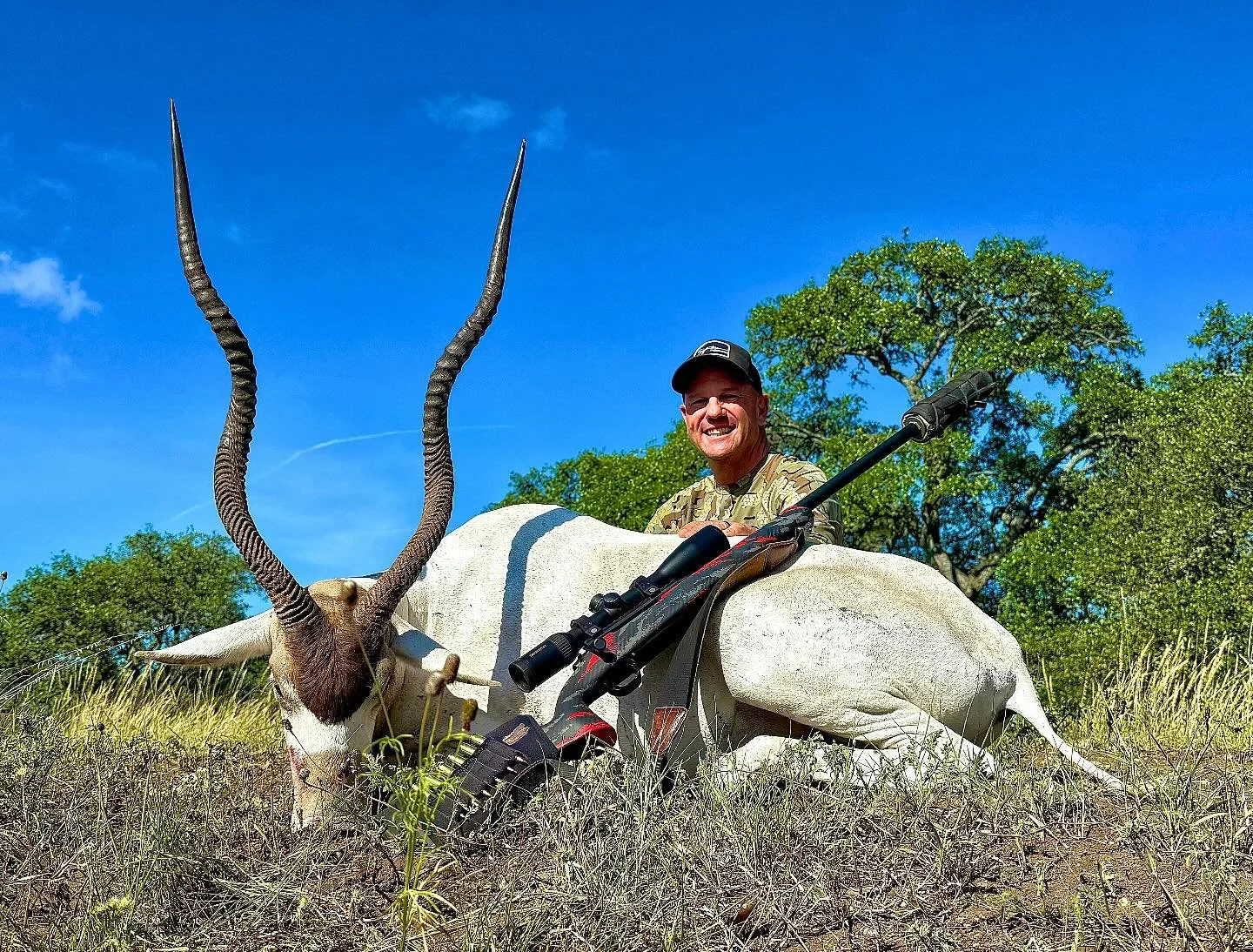 Big Bull down. Addax are becoming a new favorite and look even better on the wall. Got the sav special @clintsav 

#exotichunting #highdivideranch #signaturehunting #hunttx #hillcountryhunting #addax #exotics #pannellranches