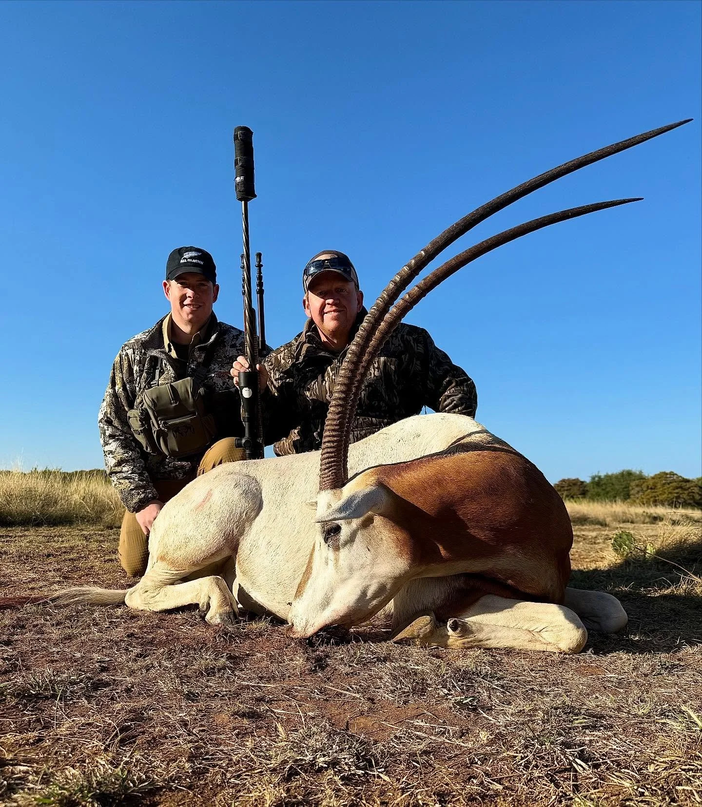 40&rdquo;+ club on this massive Scimitar bull!! 

#pannellranches #highdivideranch #hunttx #hillcountry #exotics #oryxhunt #hillcountryhunting #exotichunts