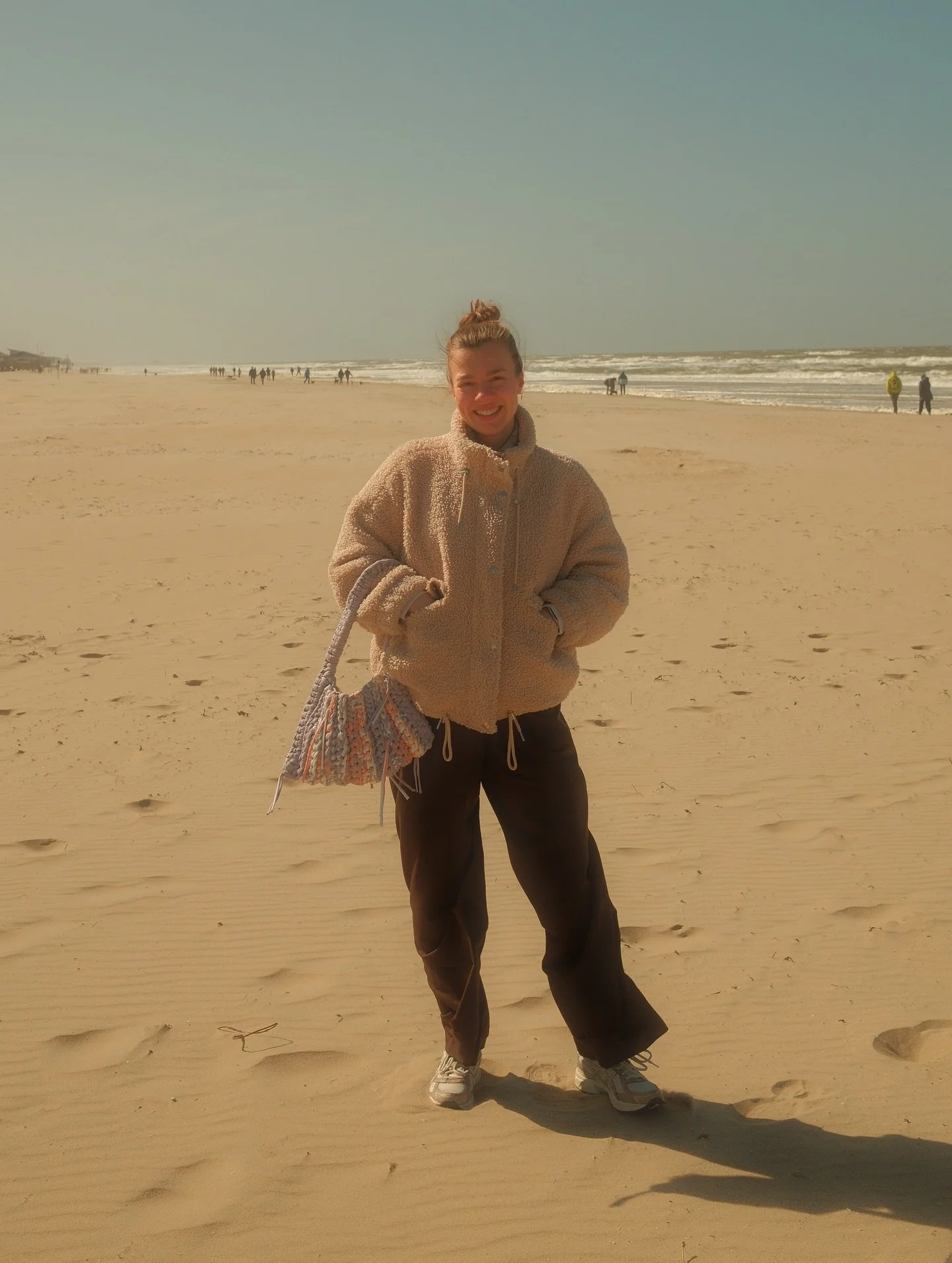 Zwischen Sint Maartenszee, Alkmaar &amp; Callantsoog. 🌊
Hatte ein so sch&ouml;nes Wochenende! ☀️ 

1. Immer 10x gl&uuml;cklicher in 🇳🇱 (+ ich hab mal wieder meine Laveder Twist Bag aus dem letzten Jahr ausgef&uuml;hrt ☝🏼) 
2. ⁠Shiva making friend