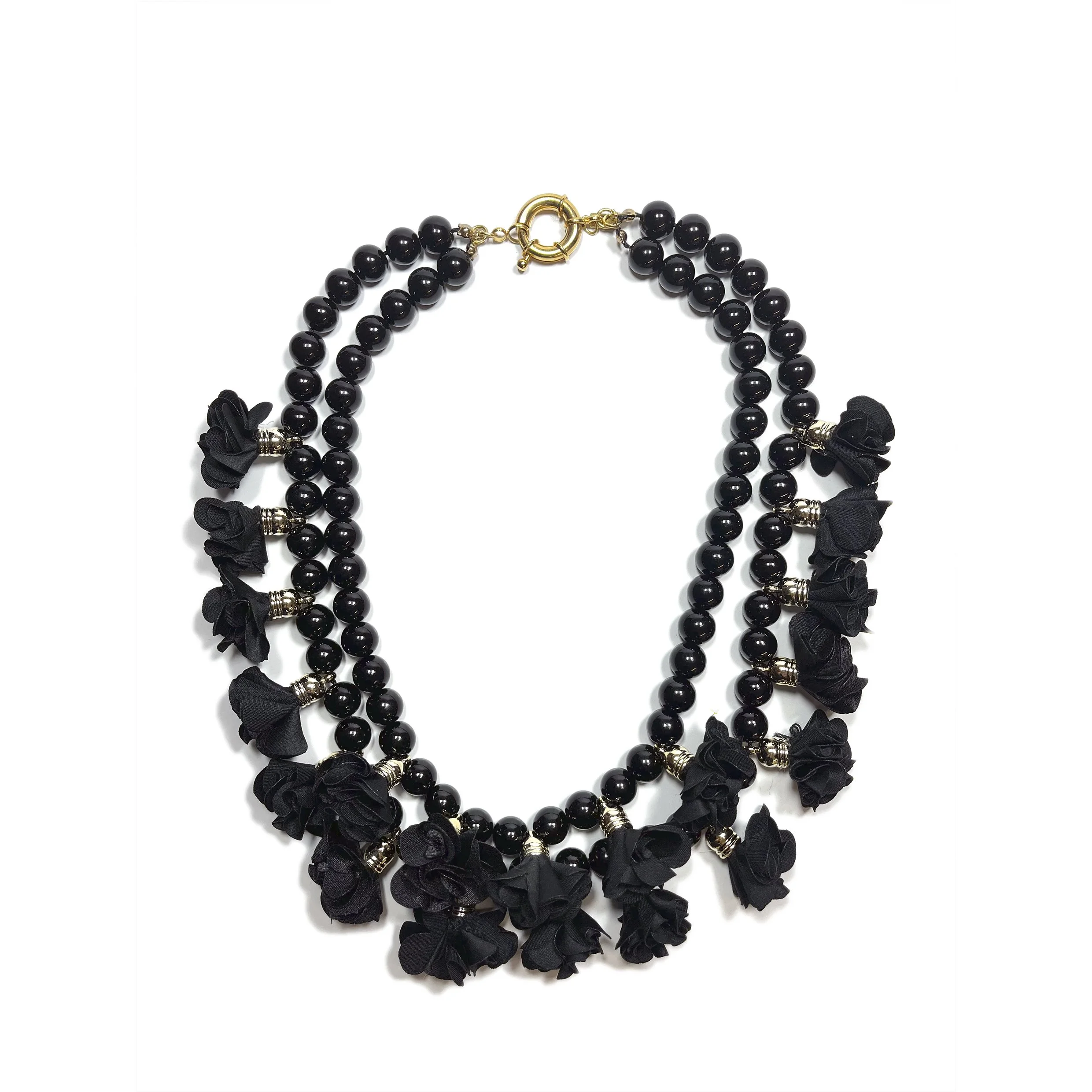 Colar Elegância Ônix com Flores Delicadas