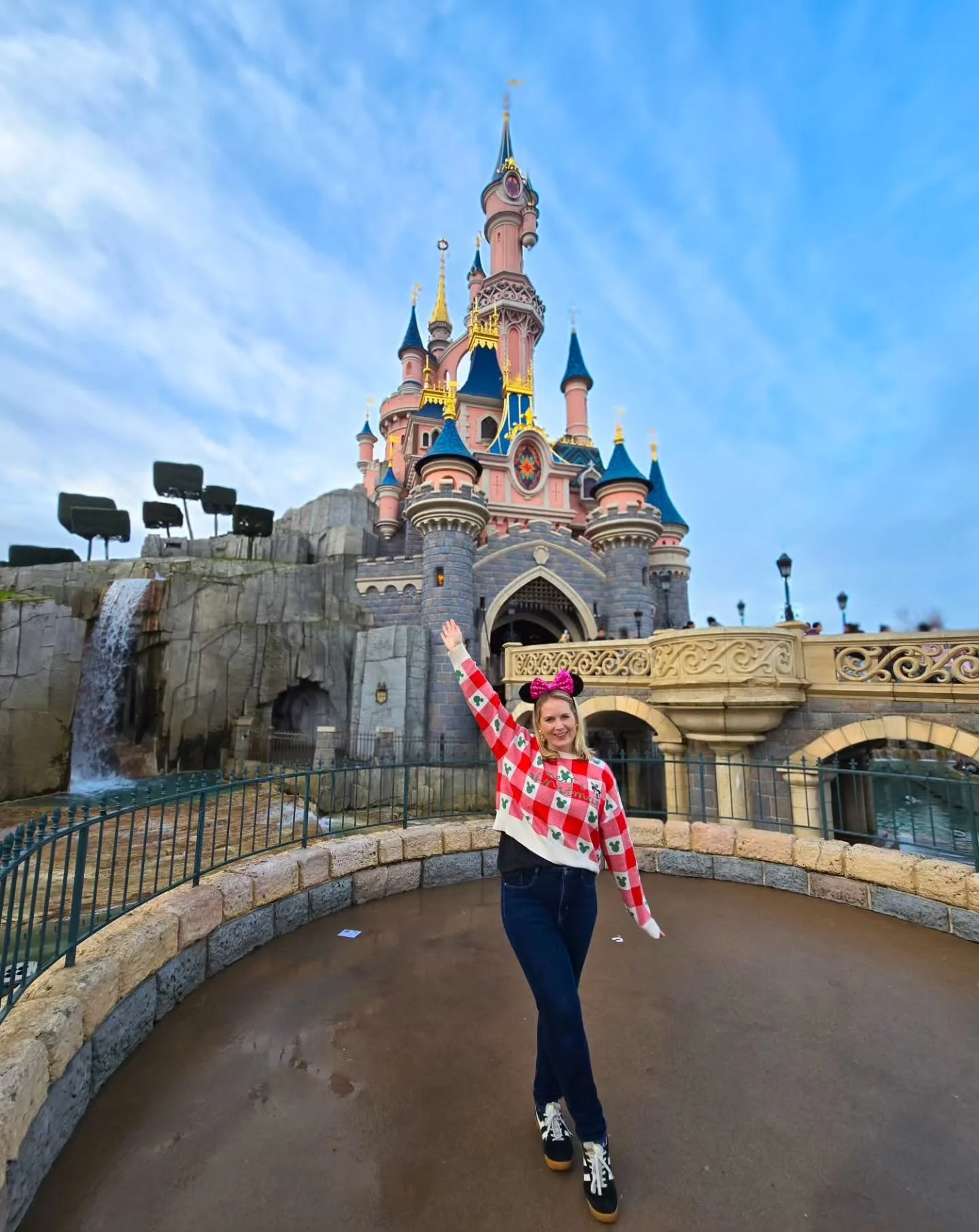 AD | ✨️ Pinch me! Did we just go to Disneyland Paris,  just before Christmas? 🥹🥰🎄✨️! 

What a magical end to a very tricky year! I never dreamed we could spend the weekend before Christmas it in our very favourite place, but we did 🥹🥰 and it's e