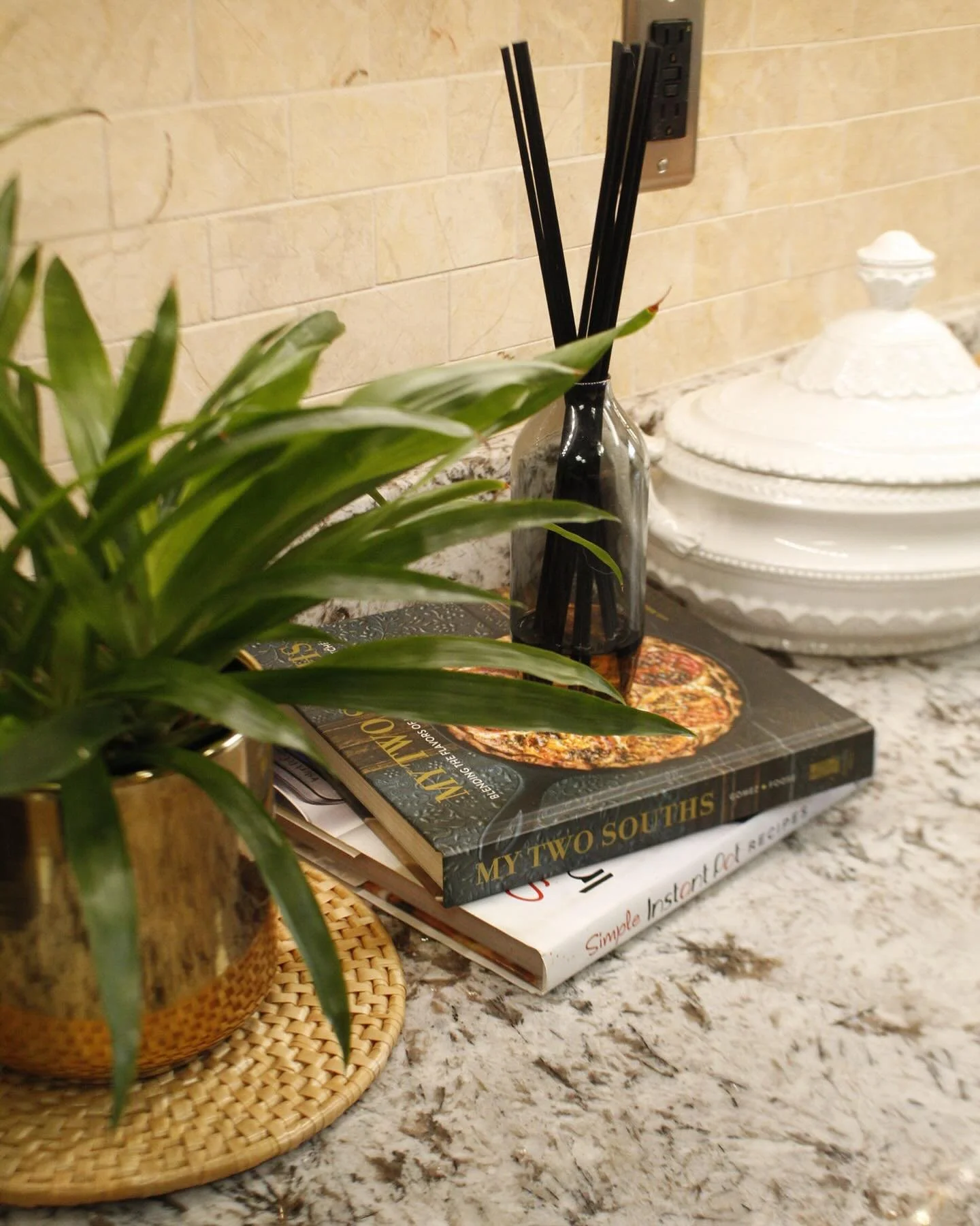 Cook books on the kitchen counter
Accessorize your space according to its purpose!