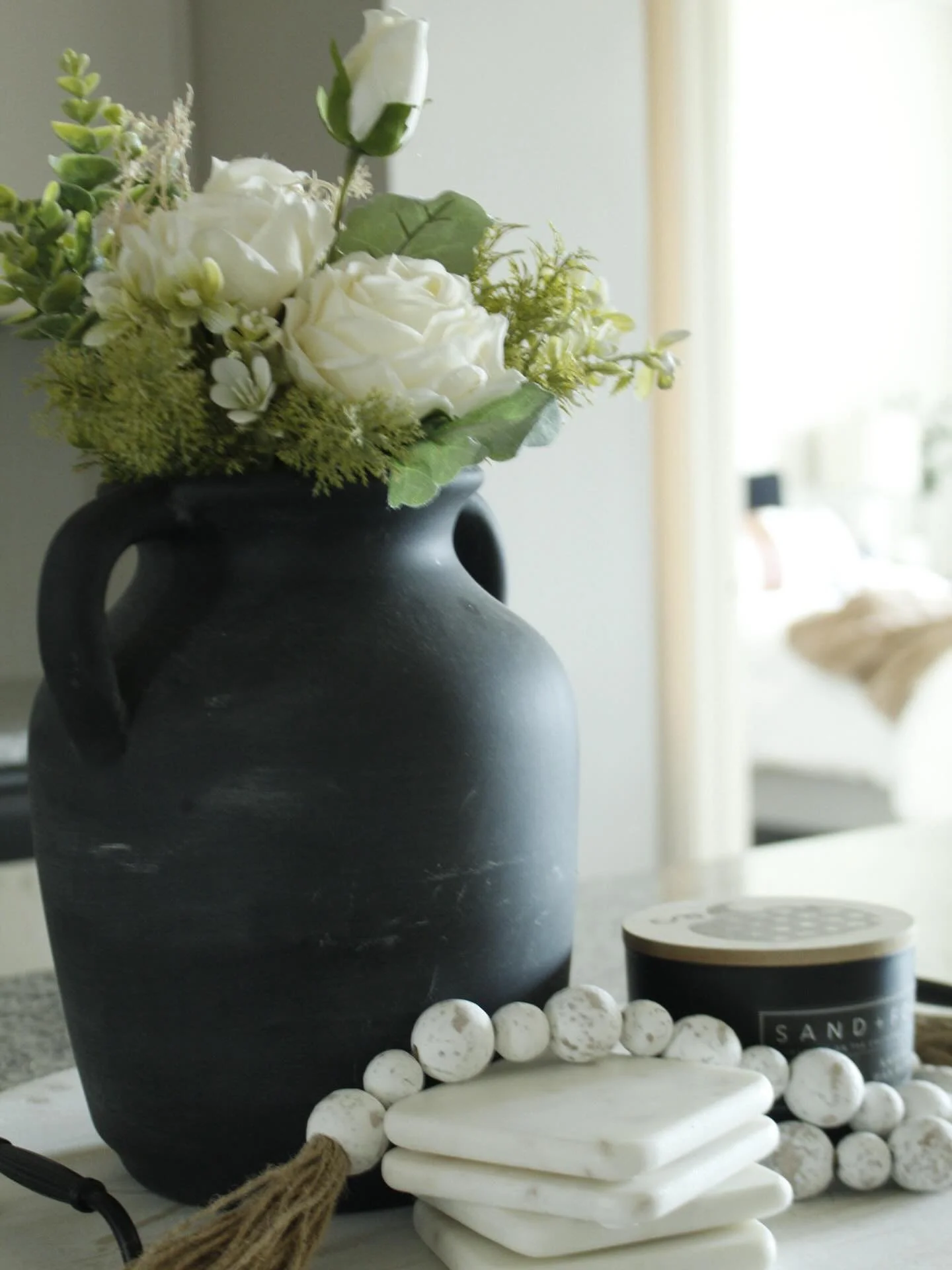 Black + Rustic

A touch of black is always the way to go⚫️