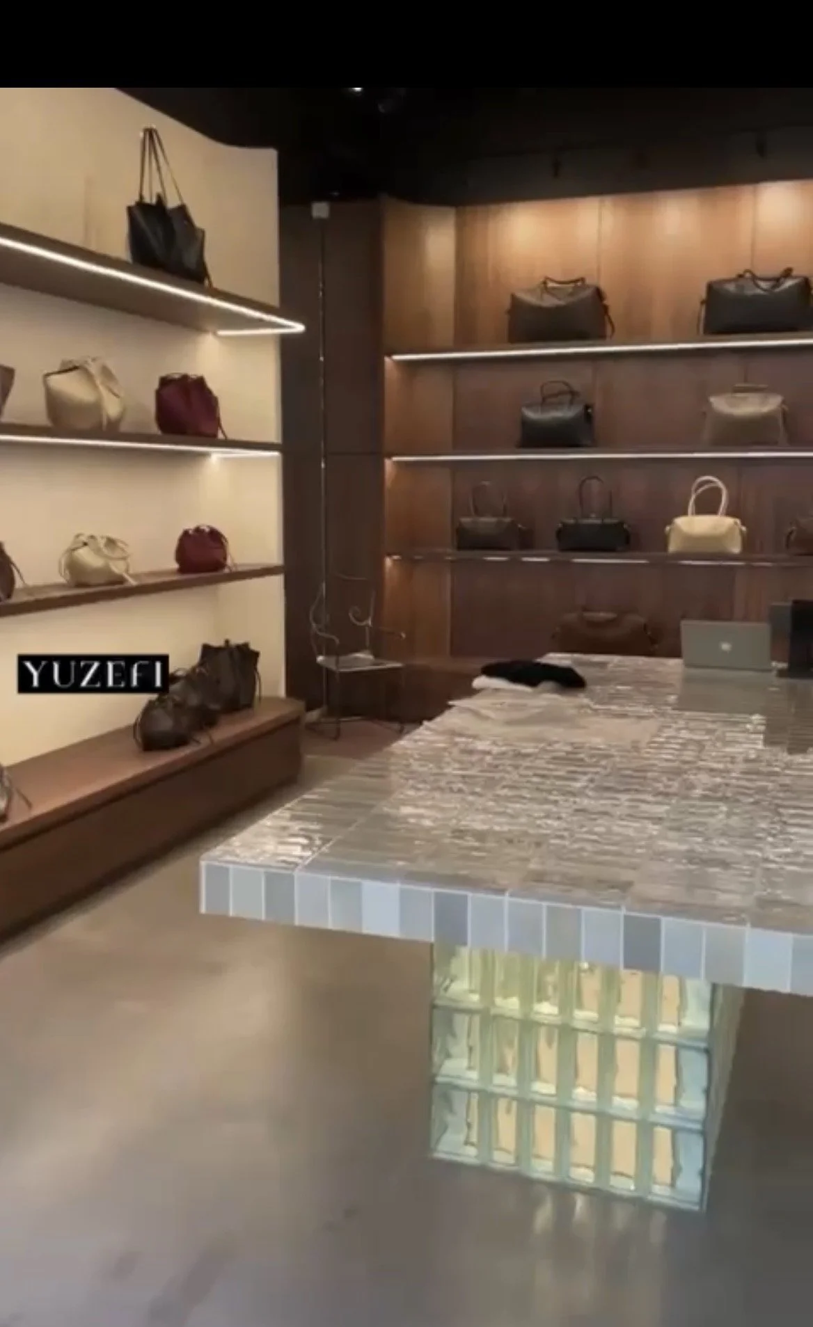 Yuzefi Store Pic 3.jpg