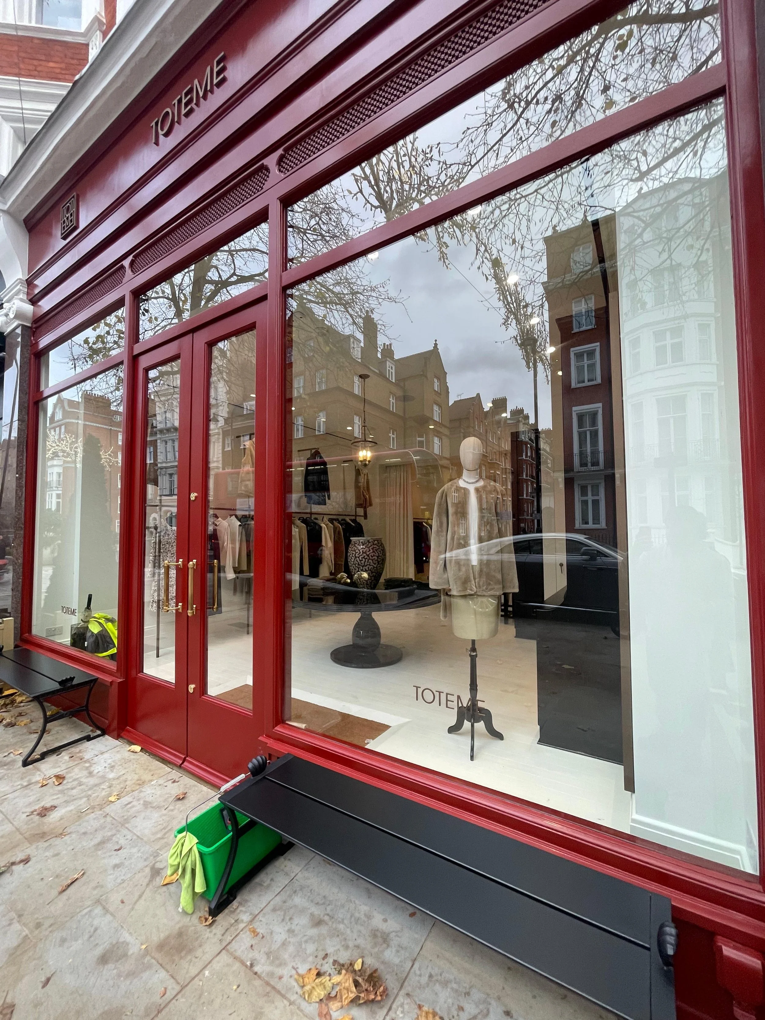 Toteme Sloane Store Exterior.JPG