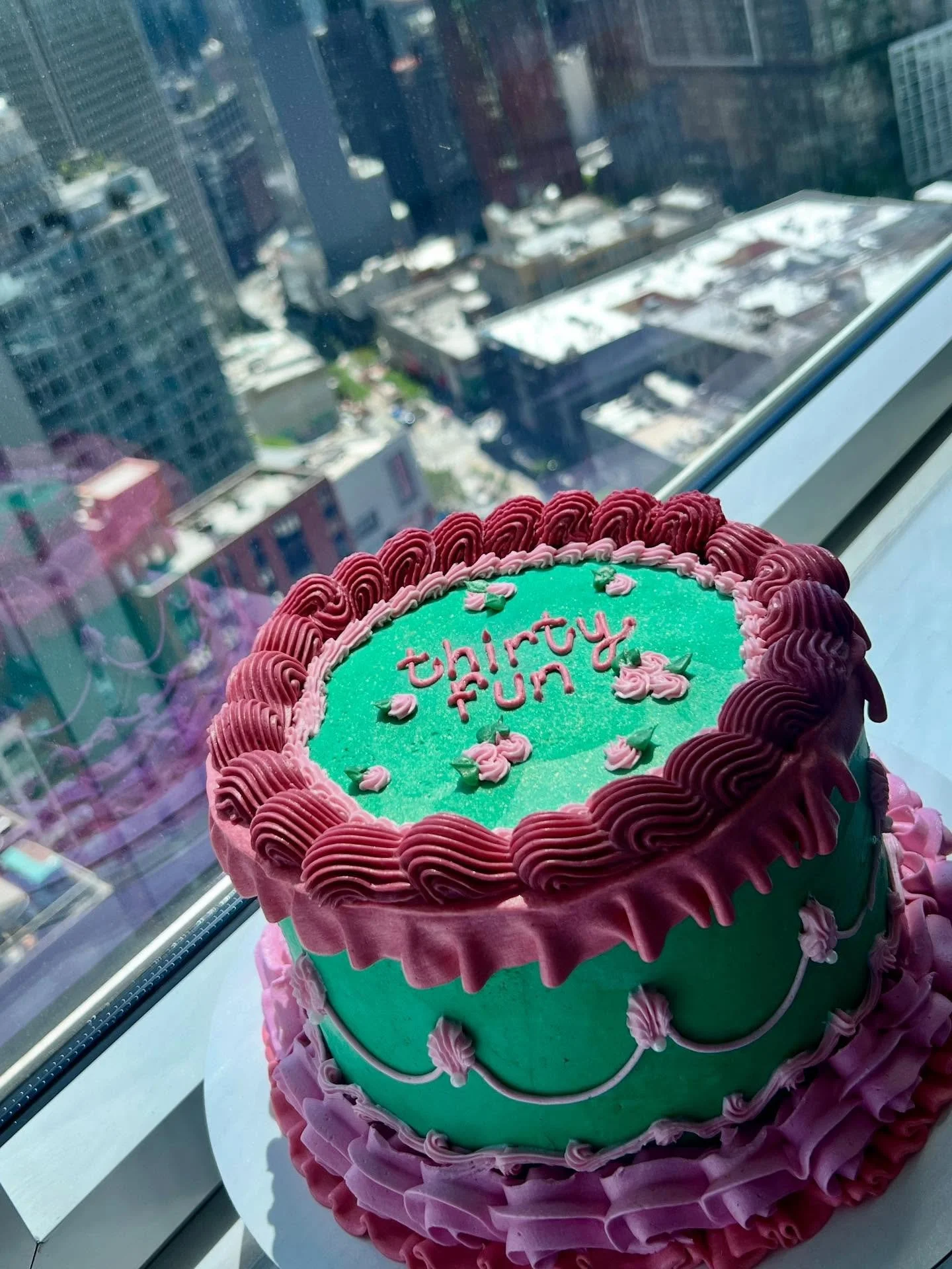 Jumping on the vintage cake trend for my 31st 🎉