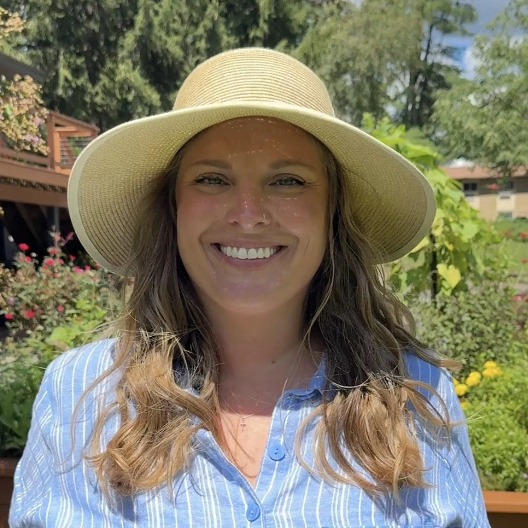 picture of Lauren, owner of Grounded Gardens