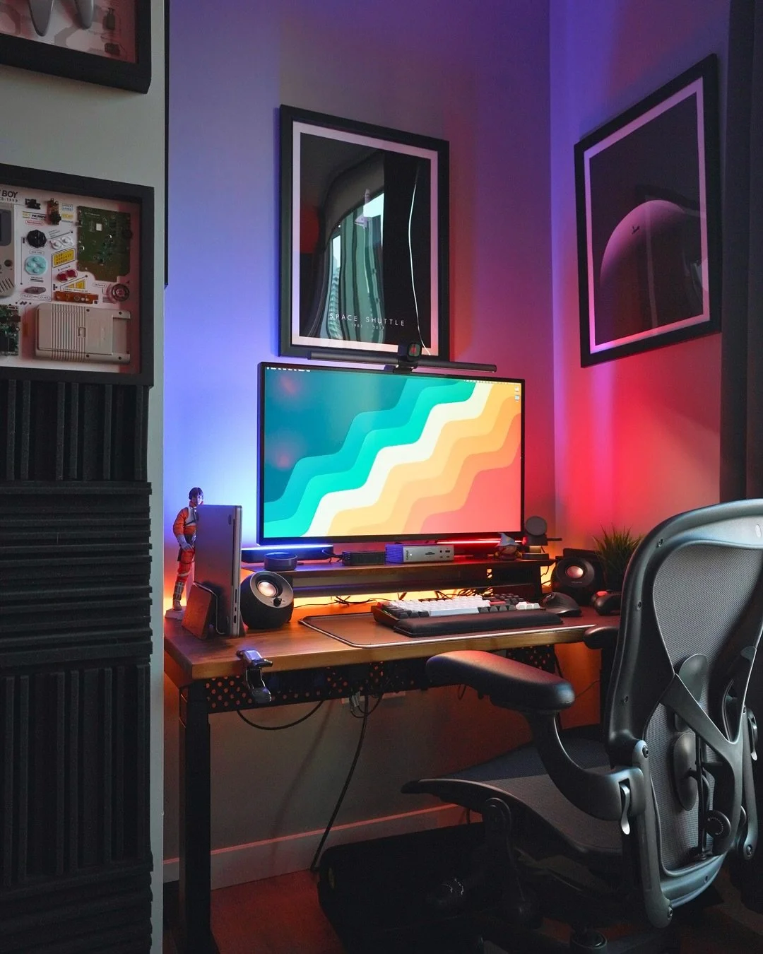 Just good vibes 😎 My new desk setup video on this is out now!

.
.
.
#desksetup #desksetups #deskaccessories #desktour #deskinspiration #homeoffice #contentcreation #youtube #workfromhome #workfromhomejob #cozy #cozyvibes #chillvibes #desk #deskspac