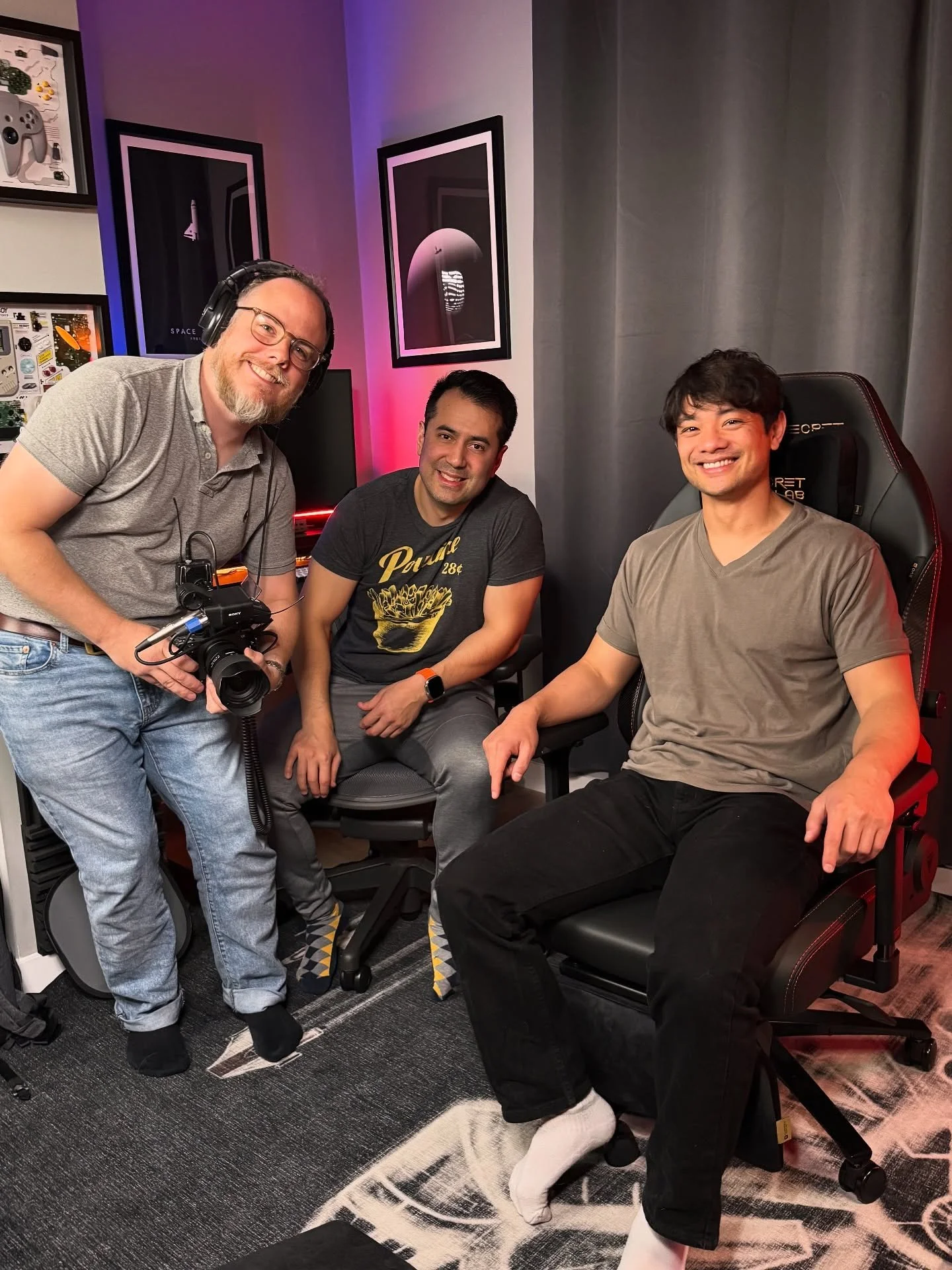 Had a lot of fun shooting the latest video on the channel with @osricchau and @markrathgeber - Be sure to check out the latest @secretlab Magnus Pro review on the channel! 🙏🙂

.
.
.
#secretlab #magnuspro #standingdesk #osricchau #spnfamily #spncast