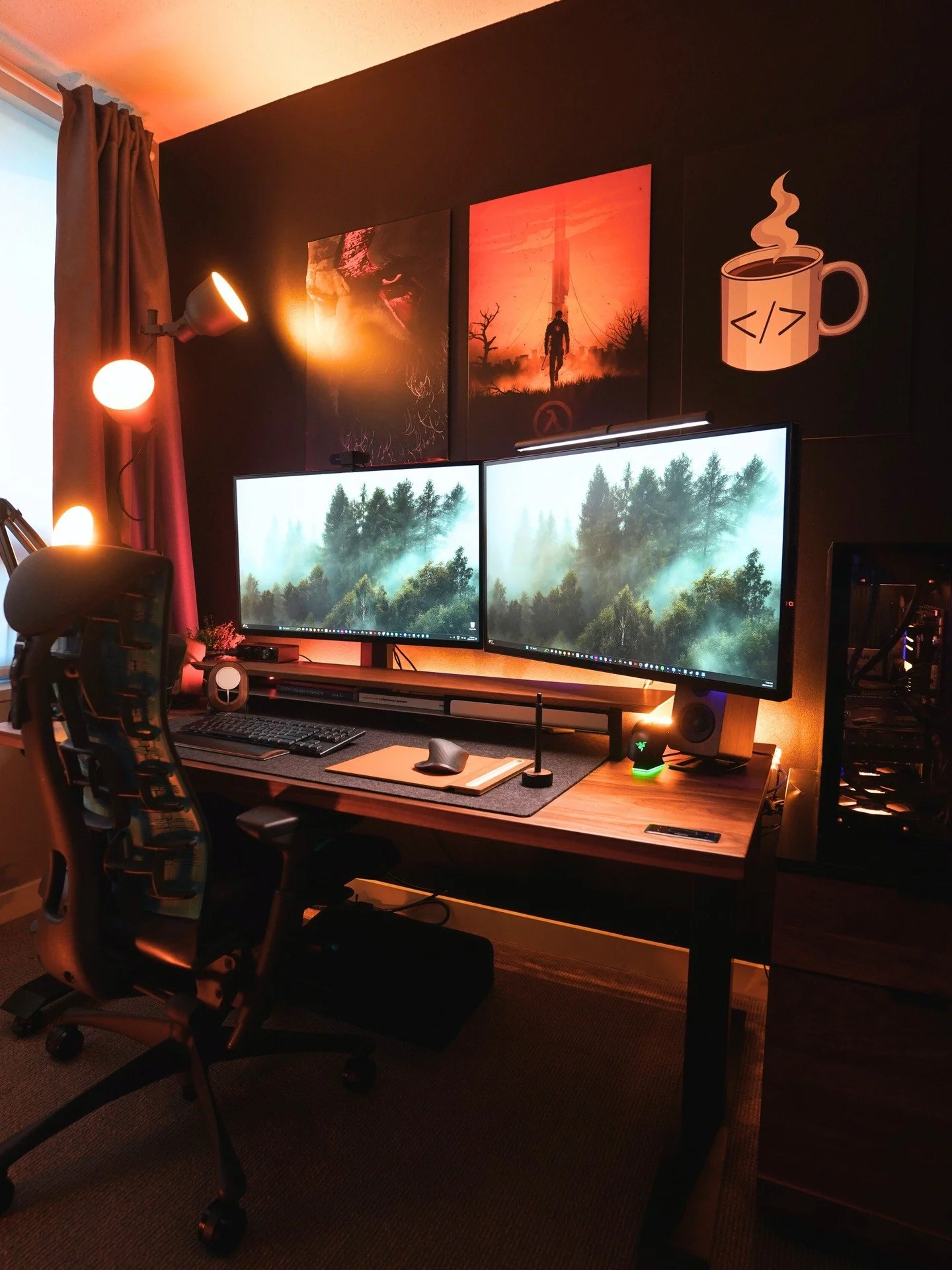 I kind of miss my dual monitor setup.

What kind of monitor setup do you prefer?

.
.
.
#desksetup #desksetups #isetup #homeoffice #deskinspiration